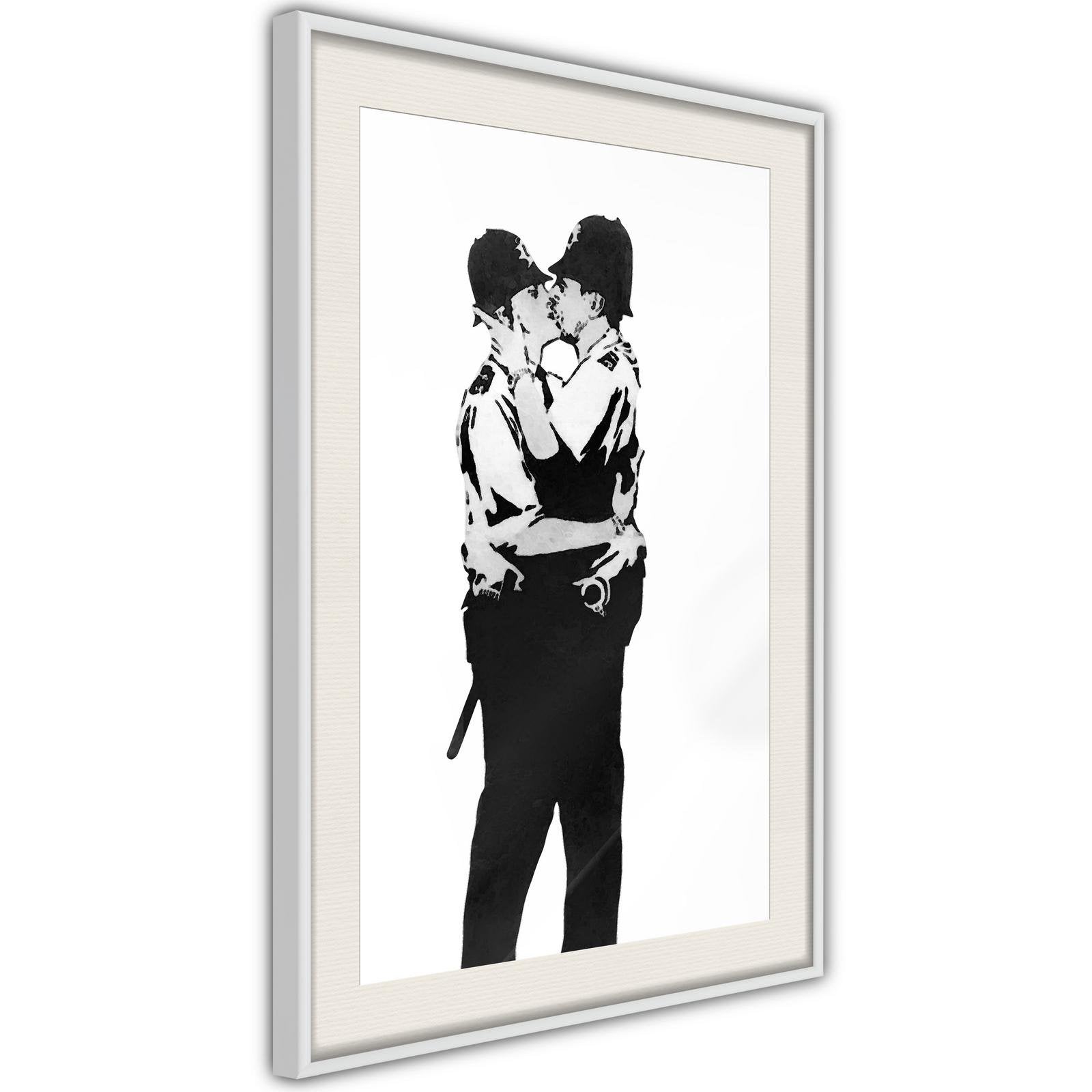 Inramad Poster / Tavla - Banksy: Kissing Coppers I-Poster Inramad-Artgeist-peaceofhome.se