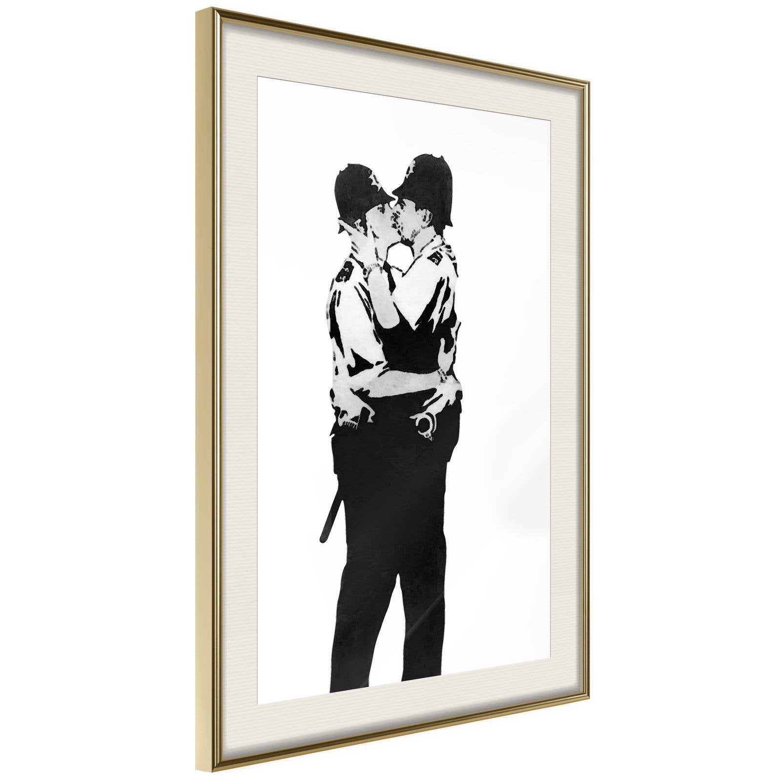 Inramad Poster / Tavla - Banksy: Kissing Coppers I-Poster Inramad-Artgeist-20x30-Guldram med passepartout-peaceofhome.se