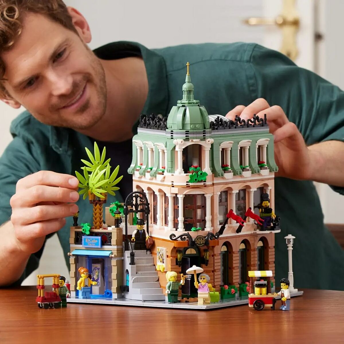 Byggsats Lego Icons 10297 Boutique Hotel Svart 3066 Delar-Leksaker och spel-Lego-peaceofhome.se