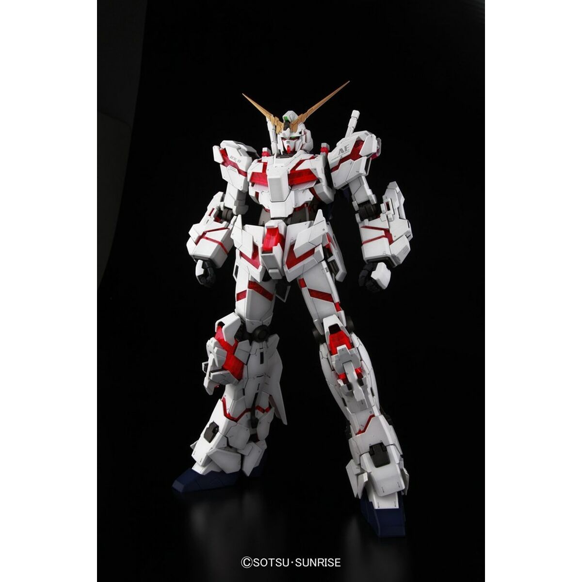 Actionfigurer Bandai PG 1/60 UNICORN GUNDAM Animerat och anime (japansk animering)-Leksaker och spel, Dockor och actionfigurer-Bandai-peaceofhome.se