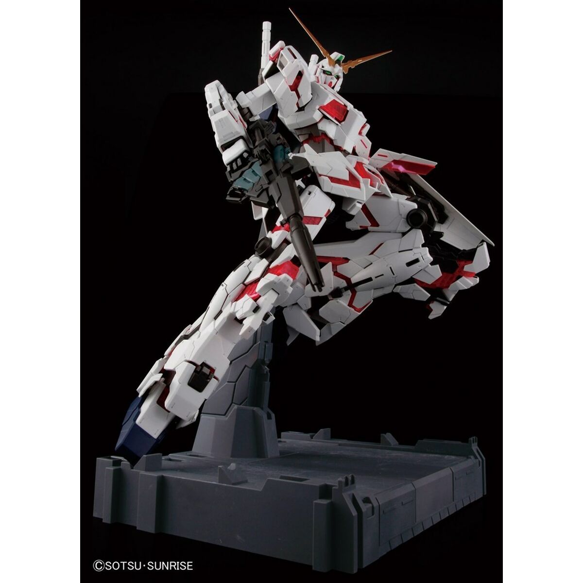 Actionfigurer Bandai PG 1/60 UNICORN GUNDAM Animerat och anime (japansk animering)-Leksaker och spel, Dockor och actionfigurer-Bandai-peaceofhome.se