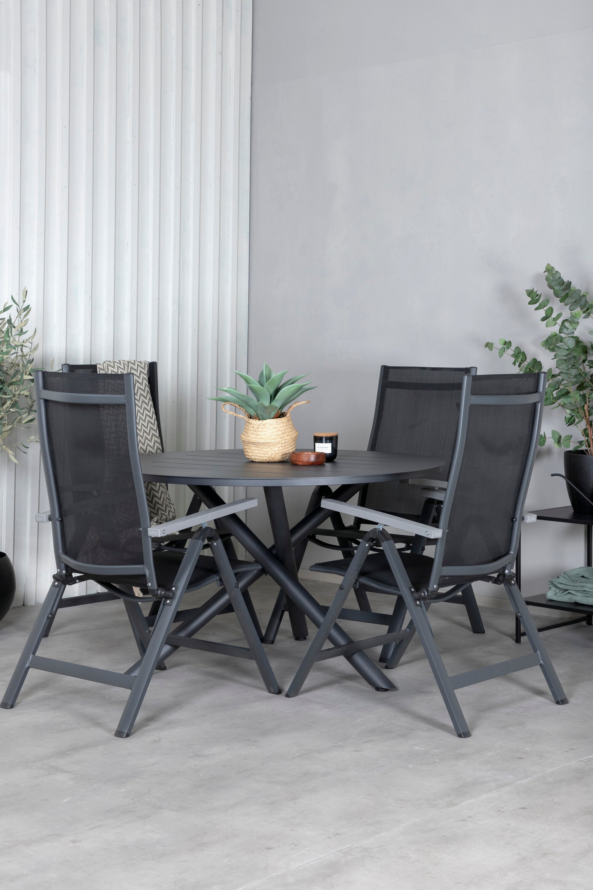 Alma Rund Matgrupp-Table Set-Venture Home-peaceofhome.se