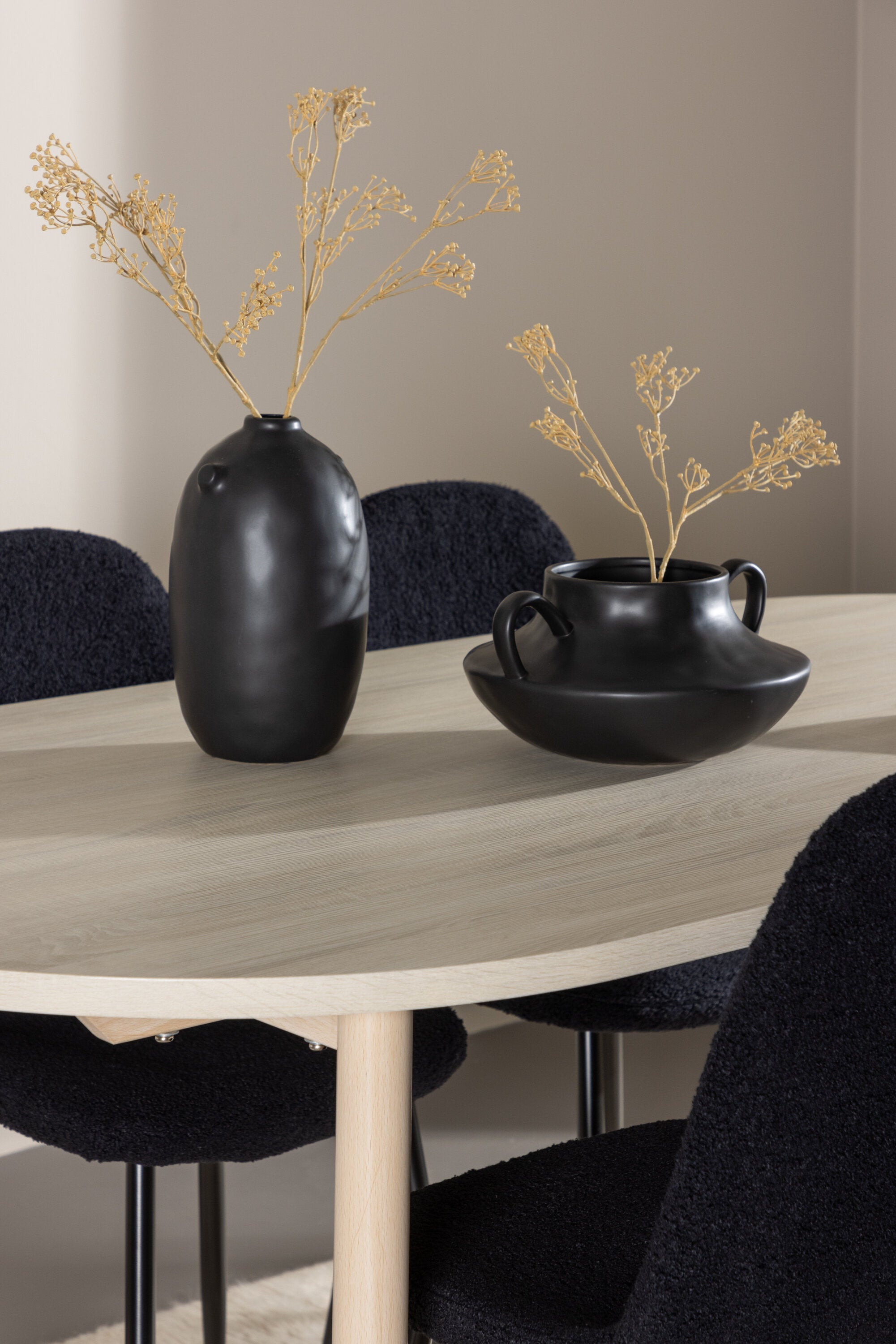 Andy Matbord med Polar Matstol-GR Dining Set-Venture Home-peaceofhome.se