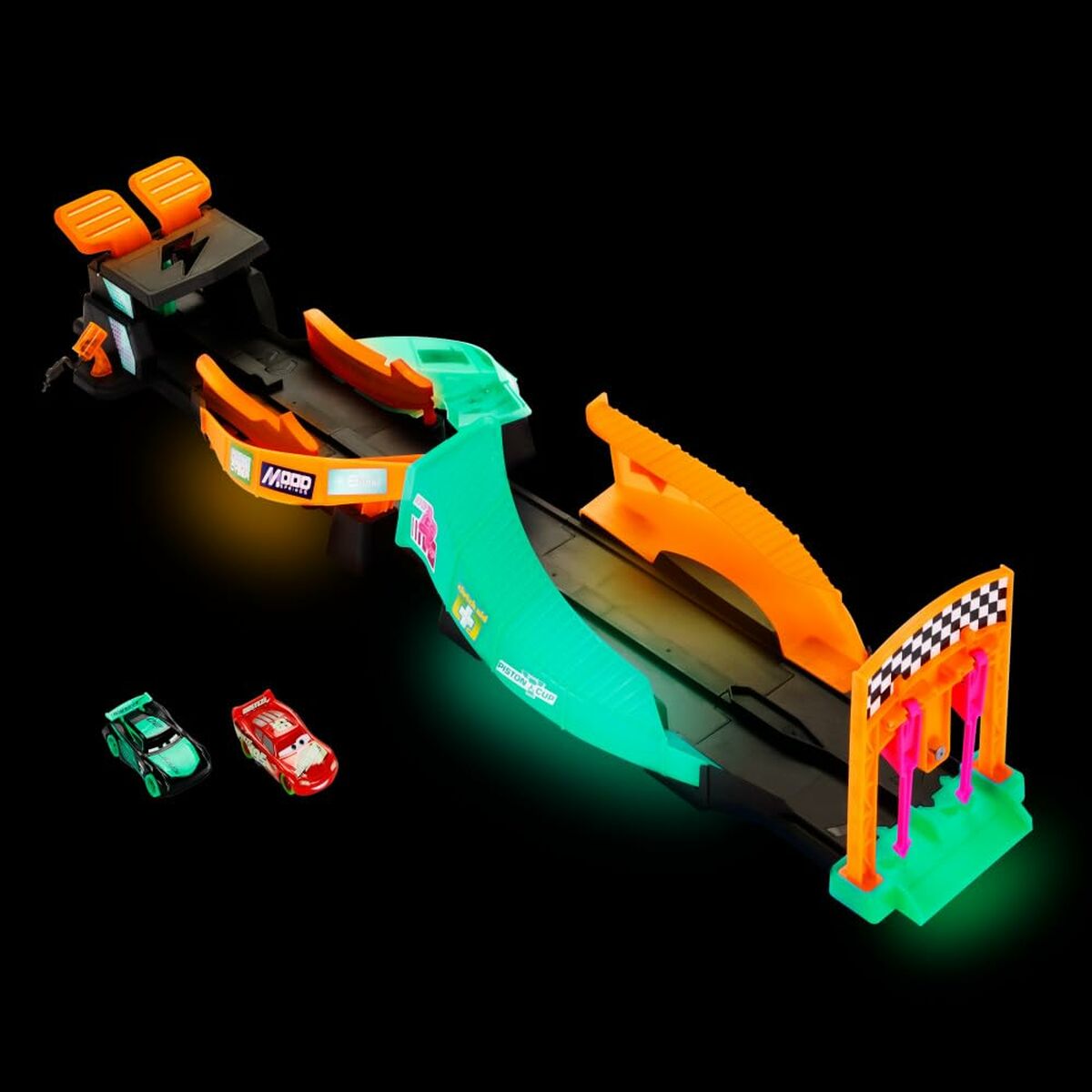 Bana Kastare Cars Glow Racers Glow In The Dark-Leksaker och spel, Fordon-Cars-peaceofhome.se