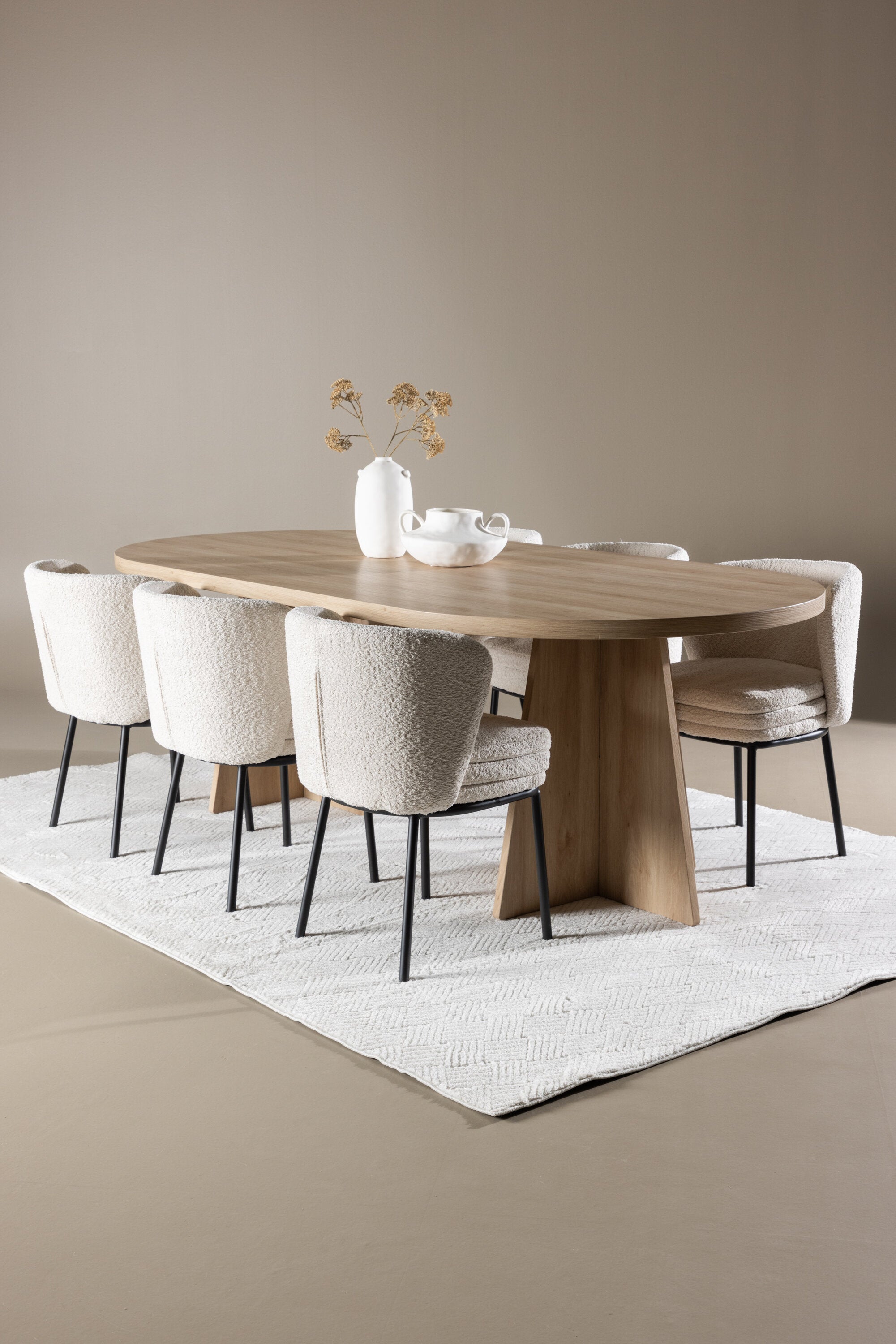 Bootcut Matbord med Agnes Matstol-GR Dining Set-Venture Home-peaceofhome.se