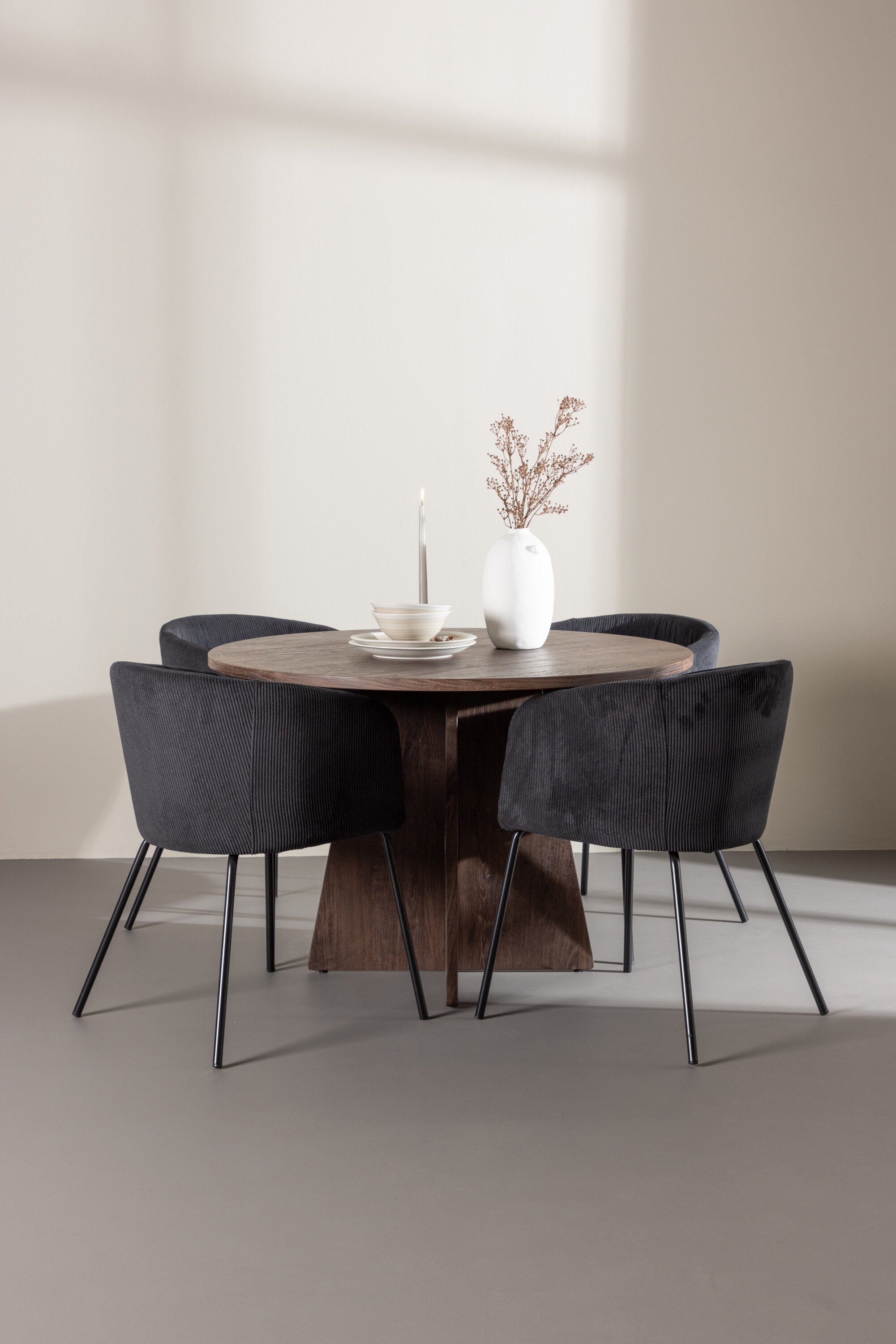 Bootcut Matbord med Berit Matstol-GR Dining Set-Venture Home-peaceofhome.se