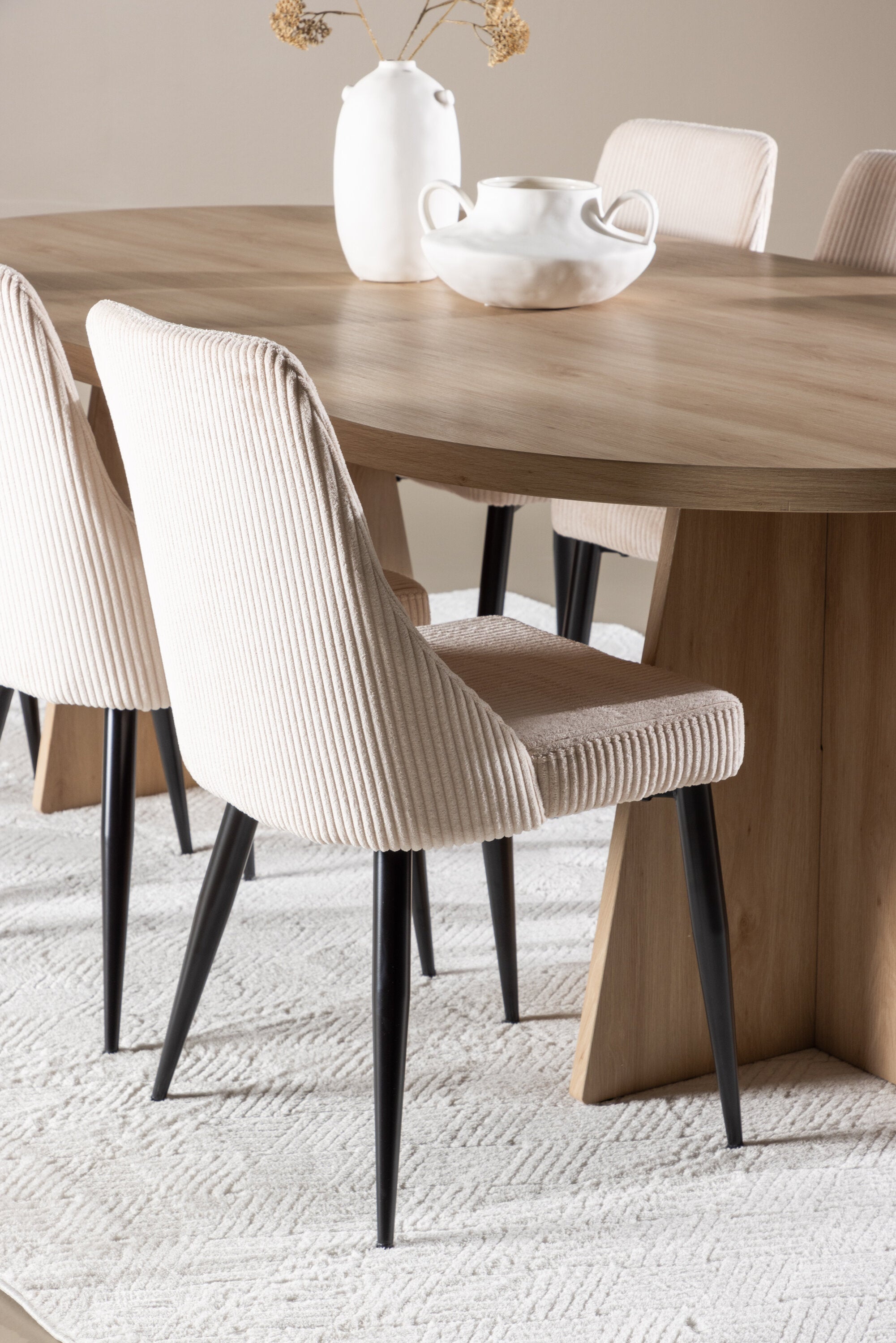 Bootcut Matbord med Leone Matstol-GR Dining Set-Venture Home-peaceofhome.se