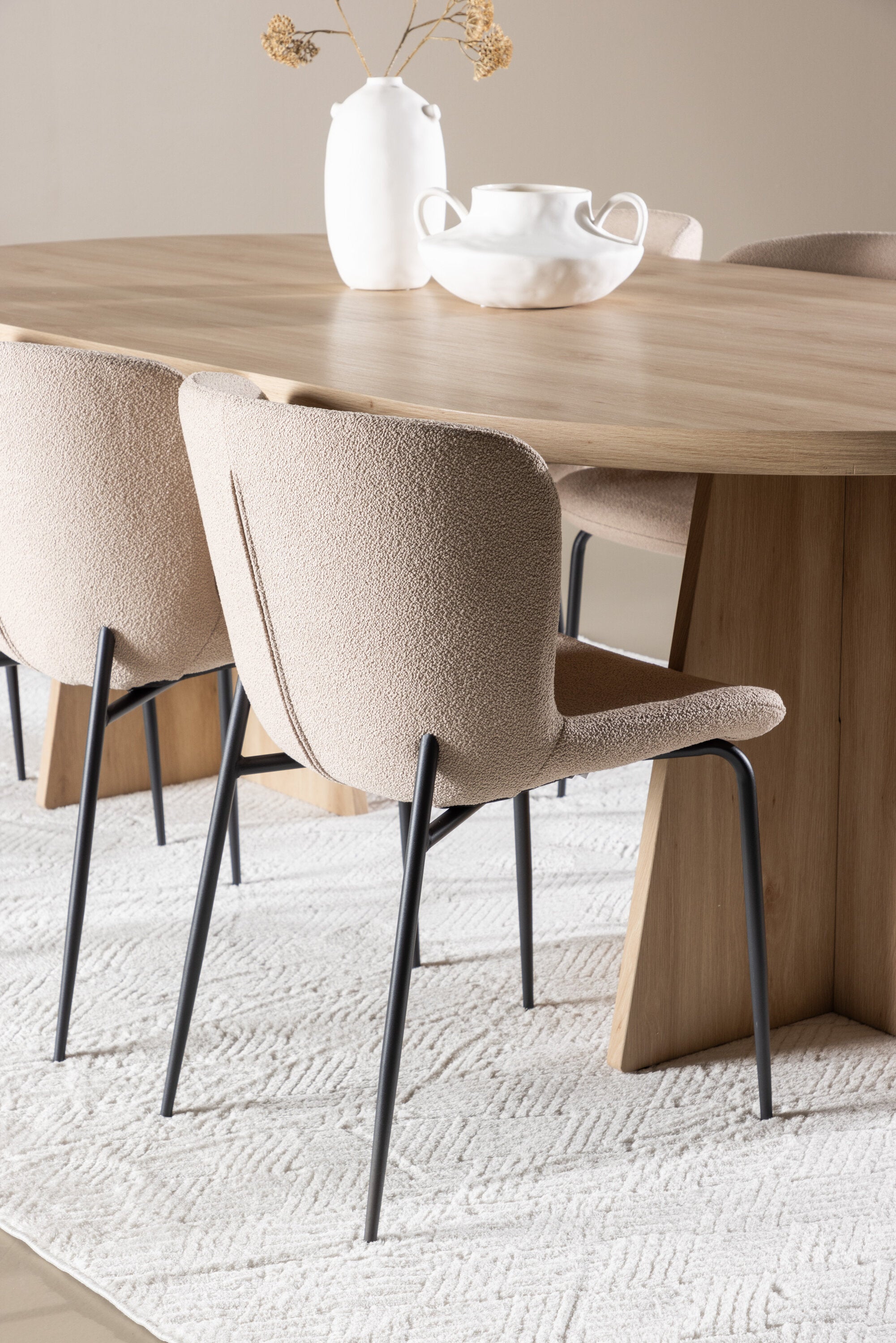 Bootcut Matbord med Modesto Matstol-GR Dining Set-Venture Home-peaceofhome.se