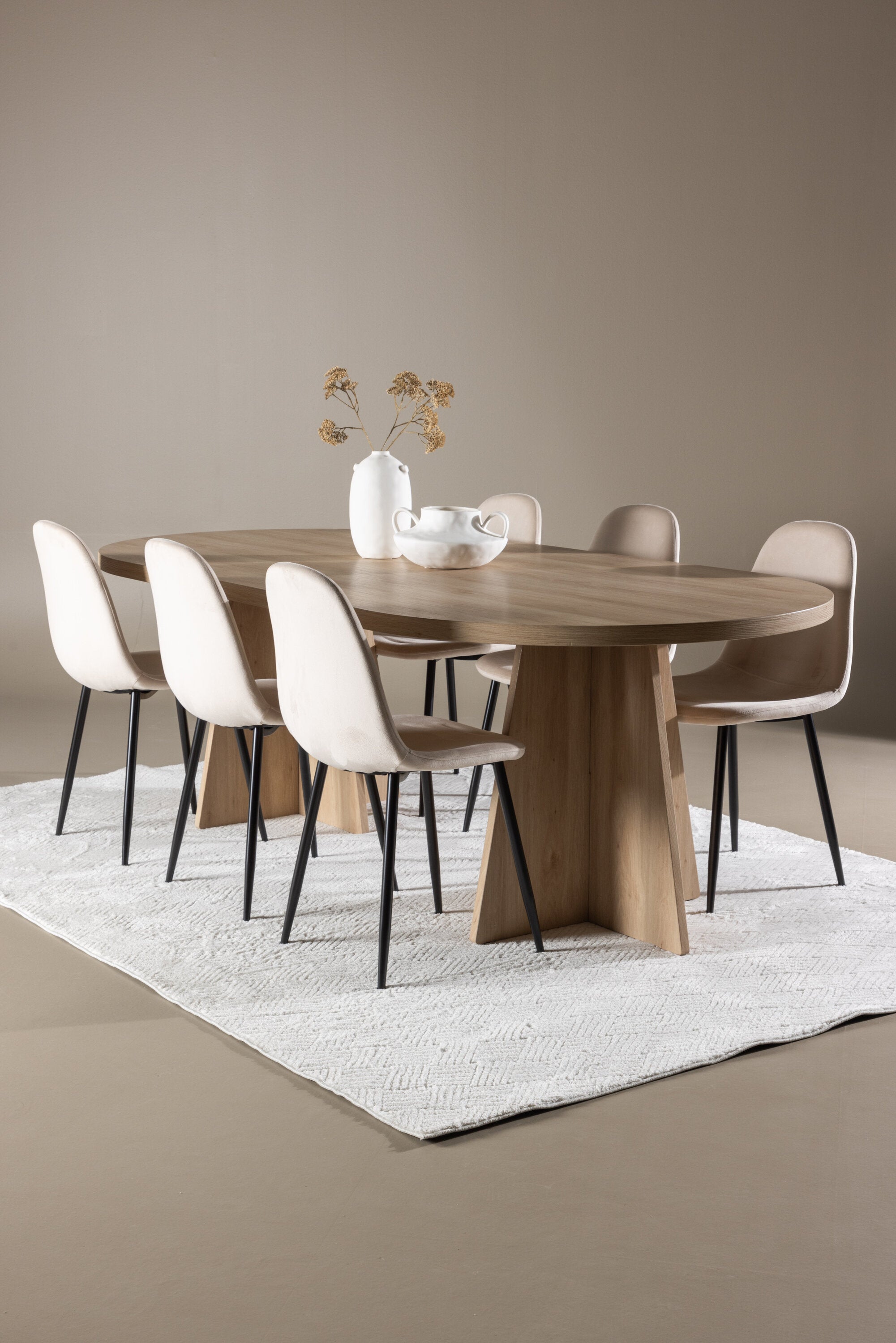 Bootcut Matbord med Polar Matstol-GR Dining Set-Venture Home-peaceofhome.se