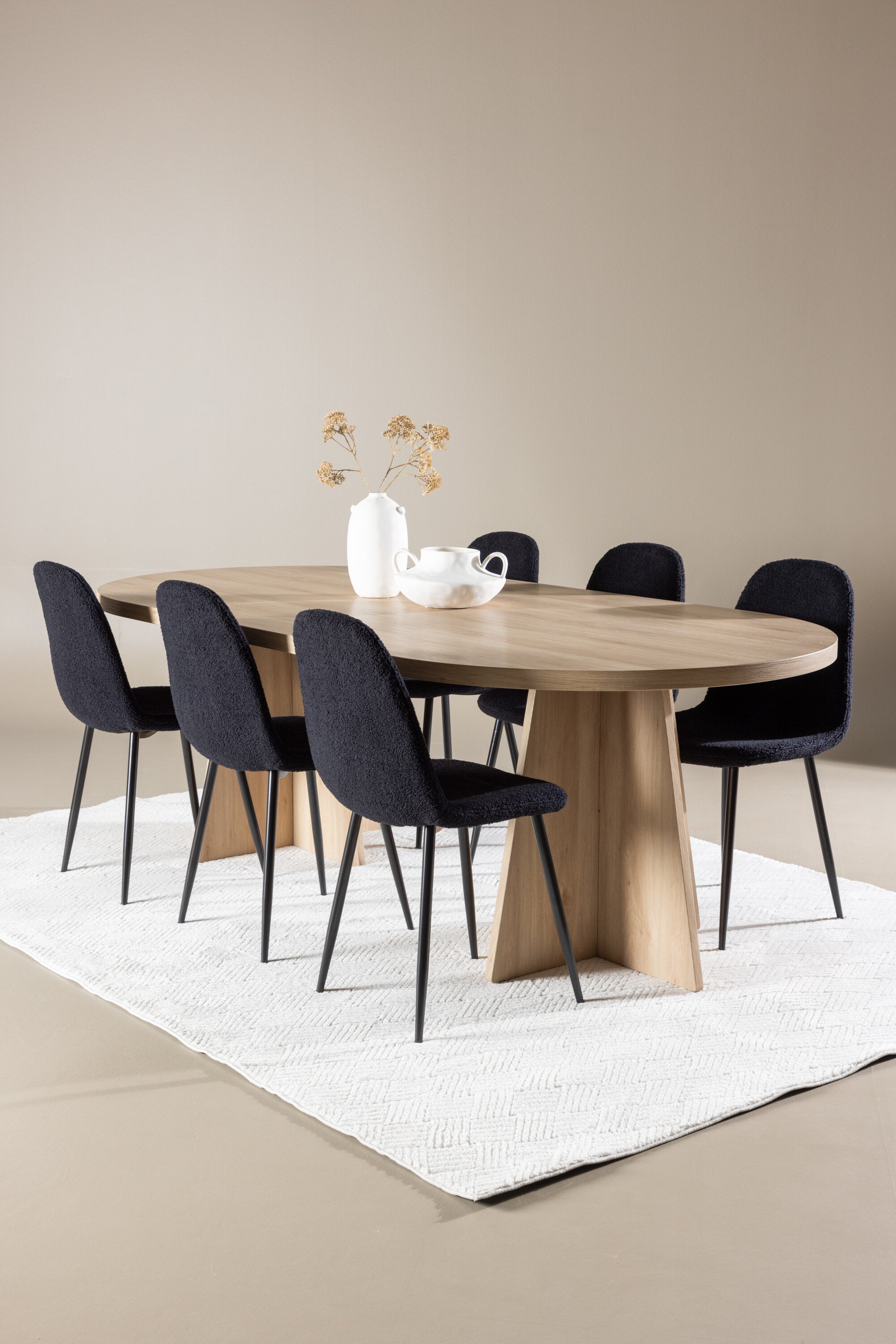 Bootcut Matbord med Polar Matstol-GR Dining Set-Venture Home-peaceofhome.se