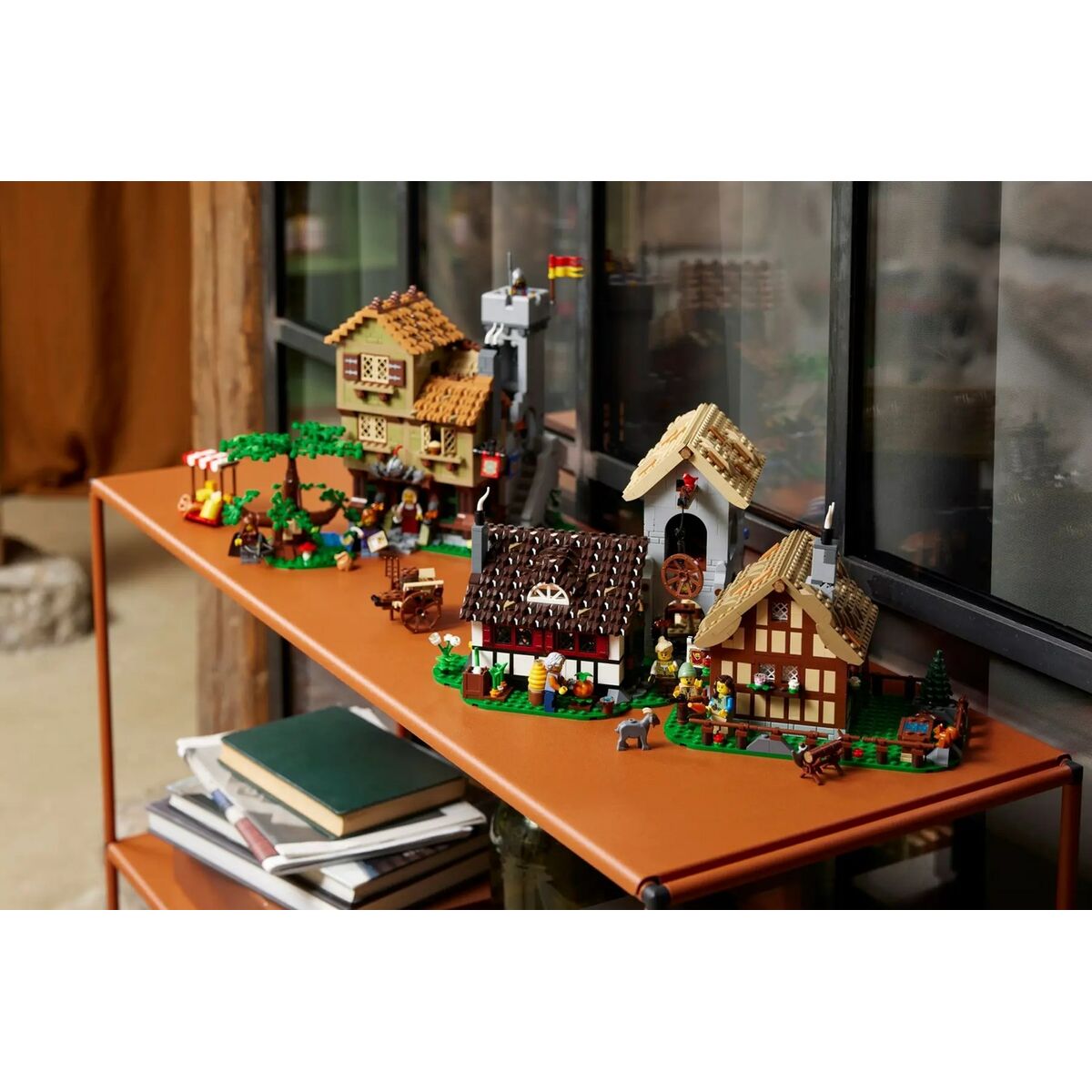 Byggsats Lego ICONS 10332 Medieval Town Square 3304 Delar-Leksaker och spel-Lego-peaceofhome.se