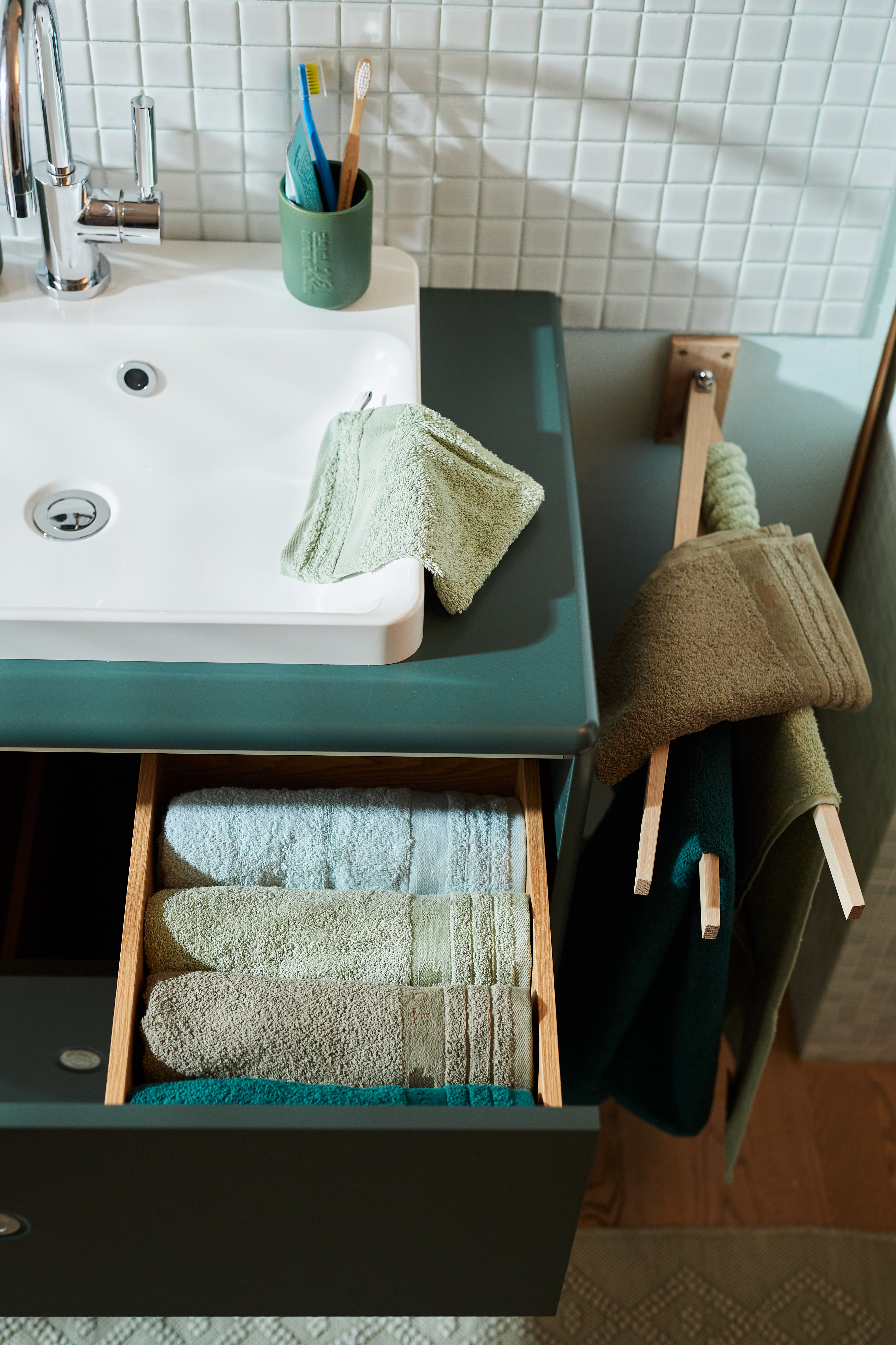 Color Bath Tvättställsbänk med tvättho, 2 lådor-Badrumsmöbler-Tenzo-peaceofhome.se