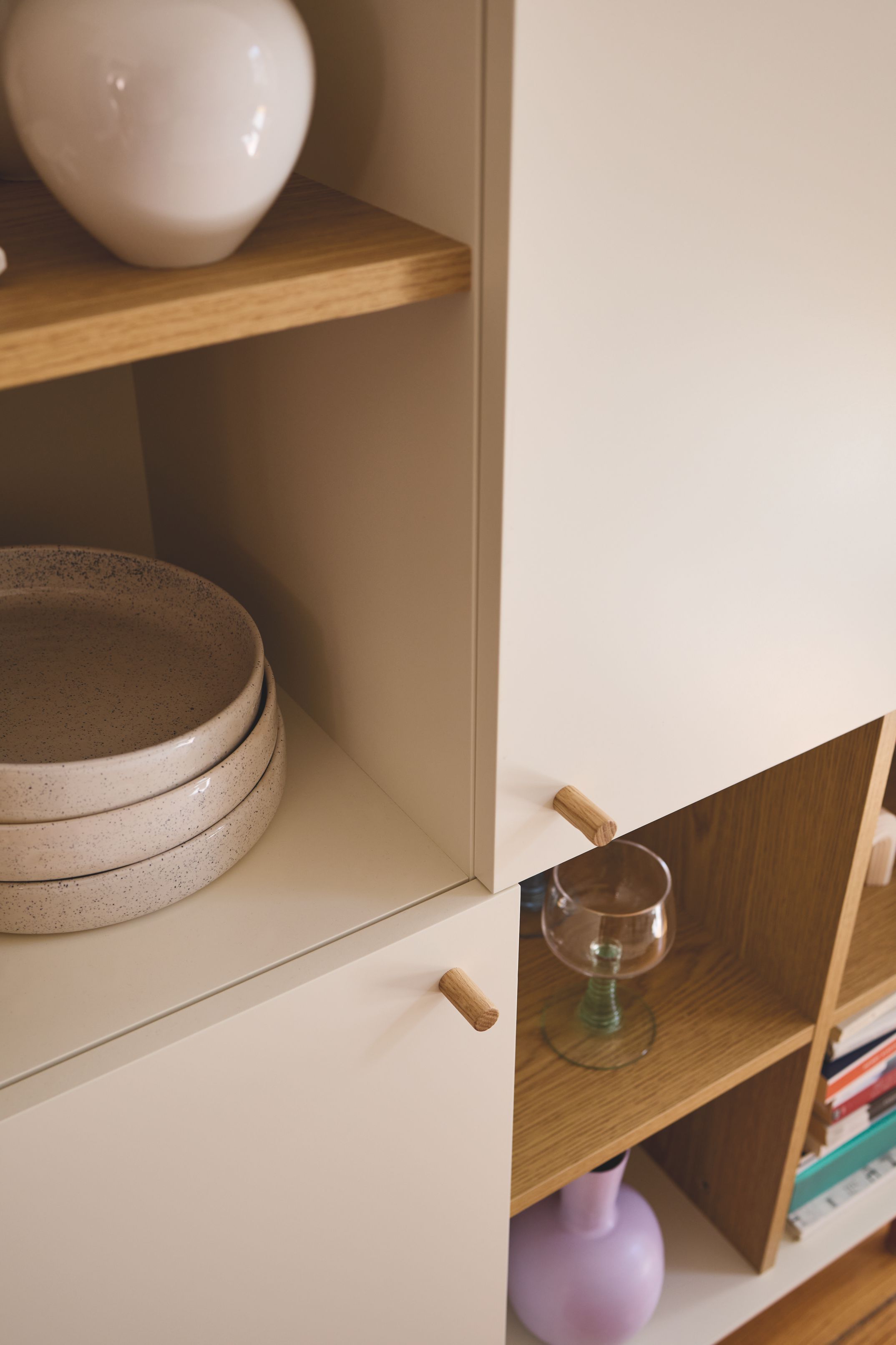 Color Living Högskåp 2 dörrar, 8 fack-Förvaringsmöbler-Tenzo-peaceofhome.se