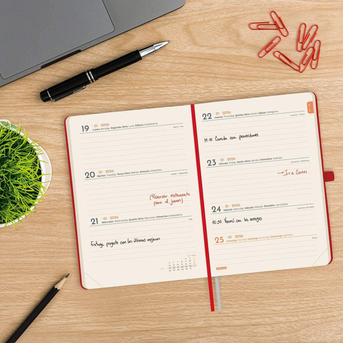 Dagbok Finocam MÍNIMAL TEXTURA Röd 11,8 x 16,8 cm 2026-Kontor och Kontorsmaterial, Kalendrar, dagböcker och personliga arrangörer-Finocam-peaceofhome.se