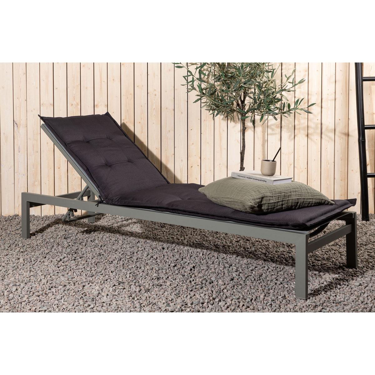 Dyna Solsäng-Cushion-Venture Home-peaceofhome.se