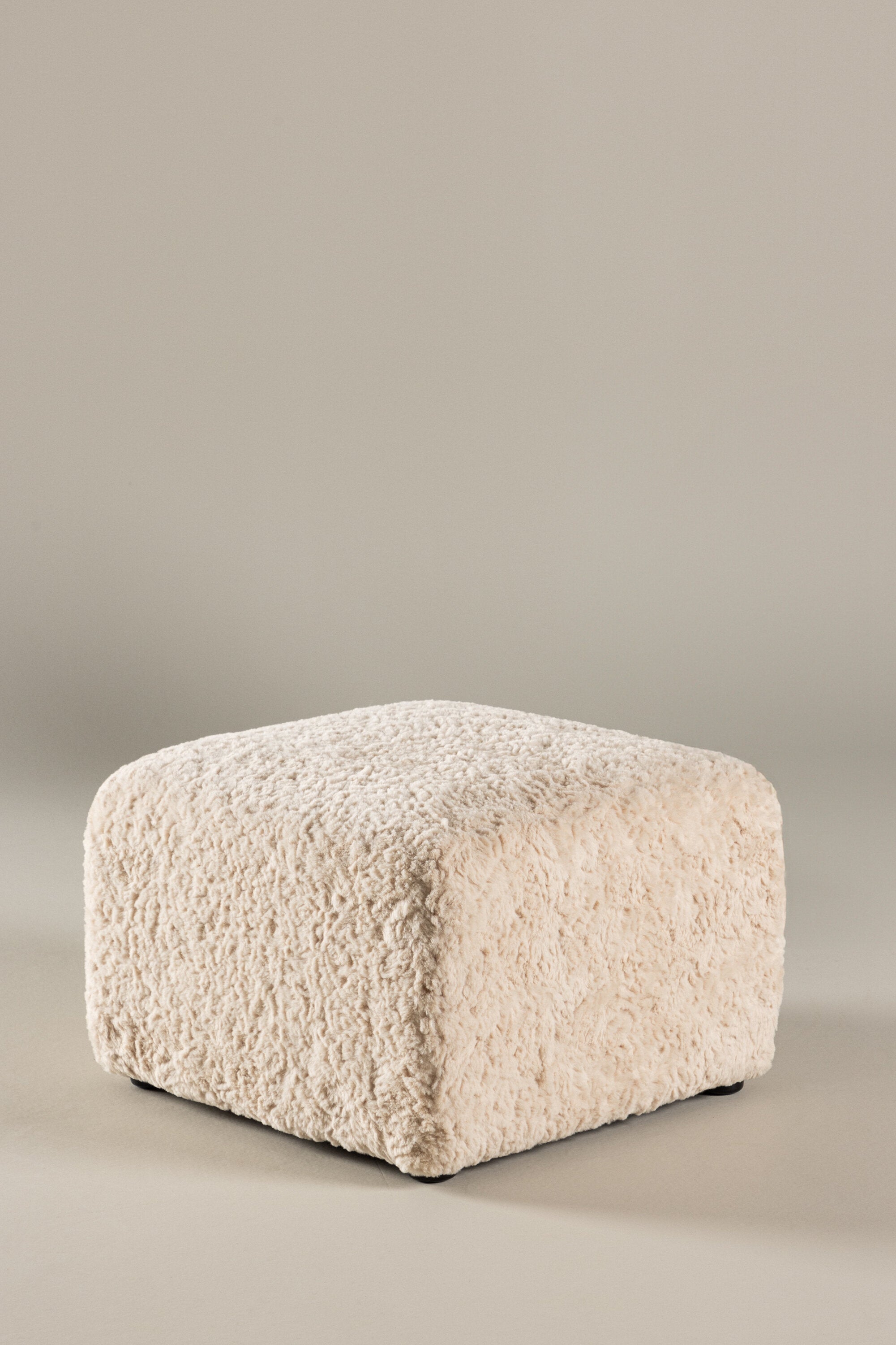 Frankie Puff-Ottoman / Pouf-Venture Home-peaceofhome.se