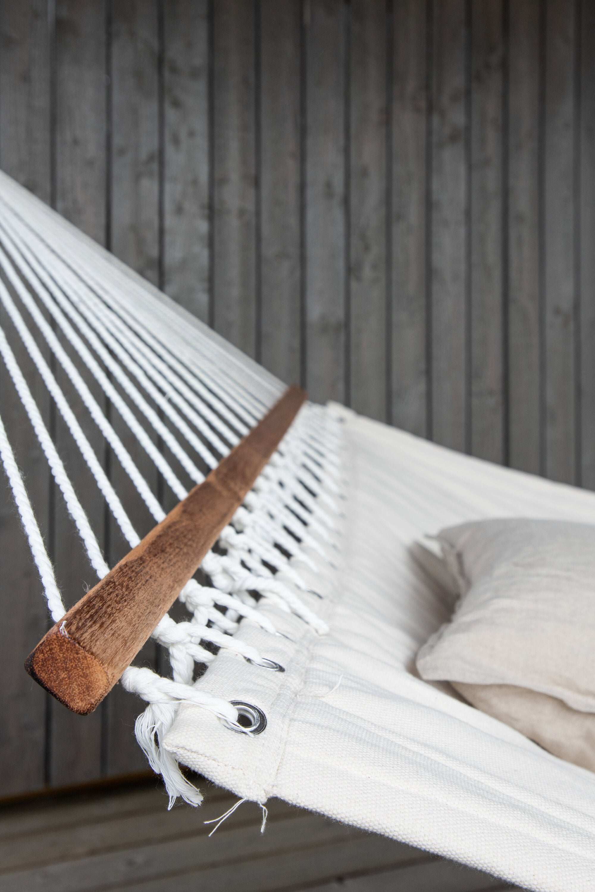 Hedvig Hammock-Relaxing-Venture Home-peaceofhome.se