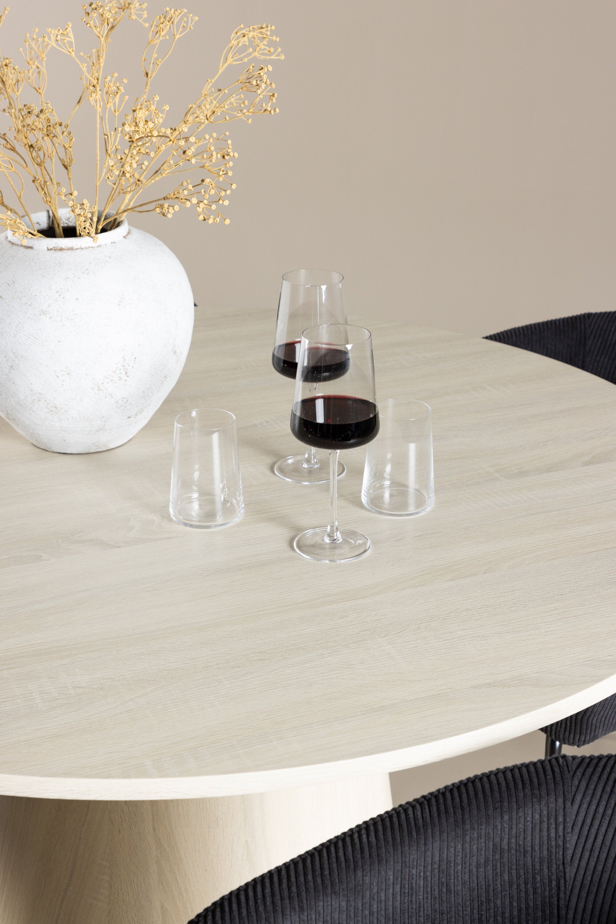 Lanzo Matbord med Berit Matstol-GR Dining Set-Venture Home-peaceofhome.se