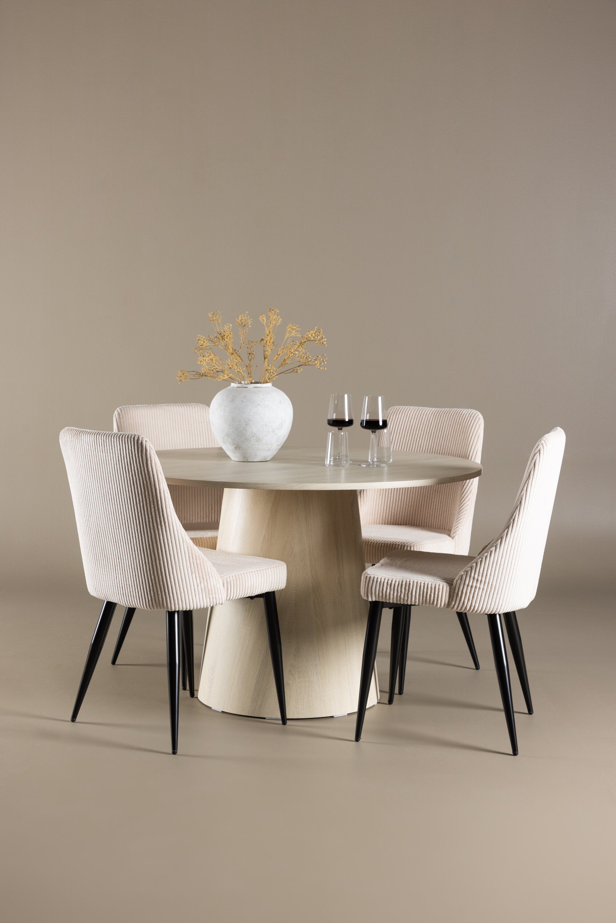 Lanzo Matbord med Leone Matstol-GR Dining Set-Venture Home-peaceofhome.se