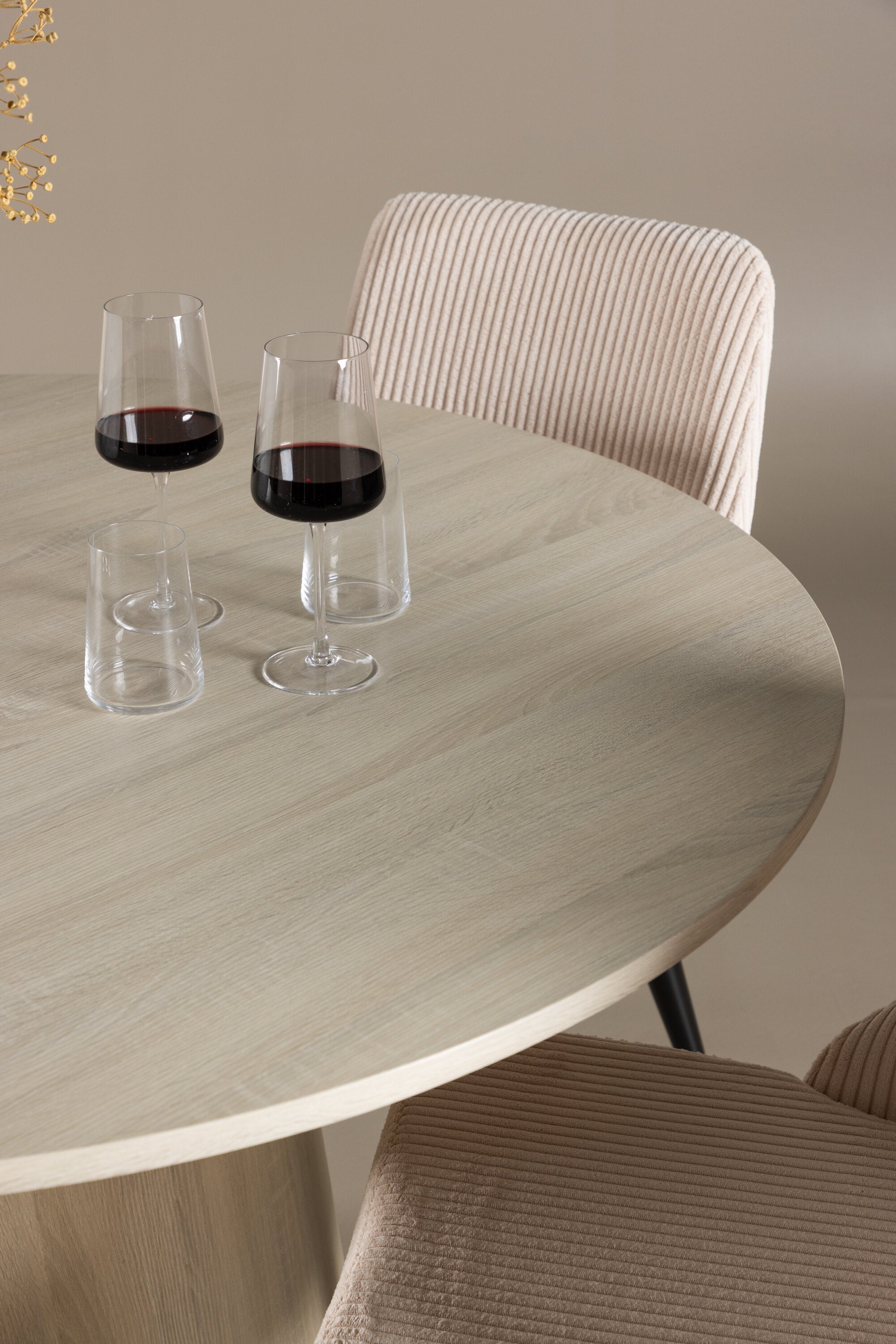 Lanzo Matbord med Leone Matstol-GR Dining Set-Venture Home-peaceofhome.se