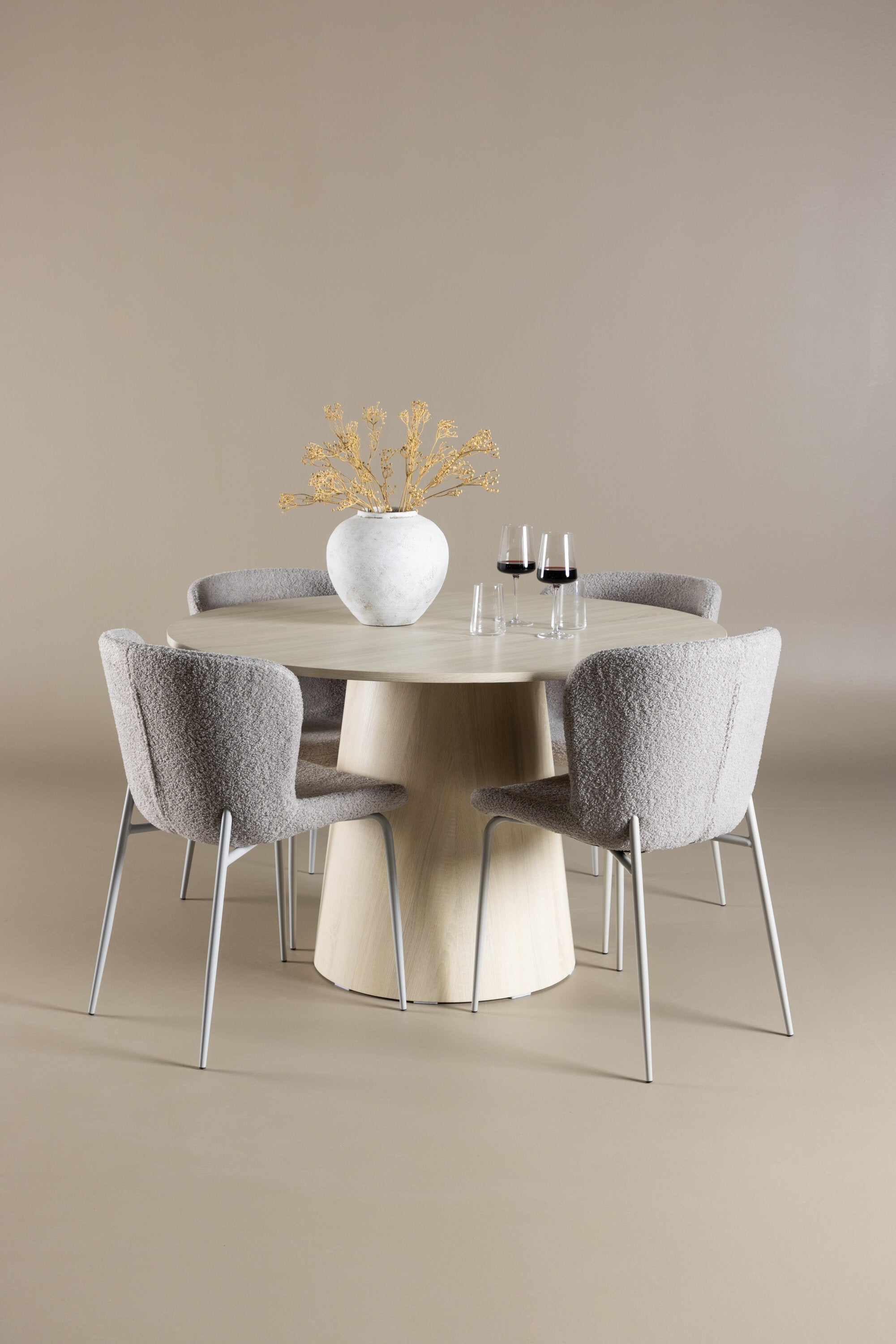 Lanzo Matbord med Modesto Matstol-GR Dining Set-Venture Home-peaceofhome.se