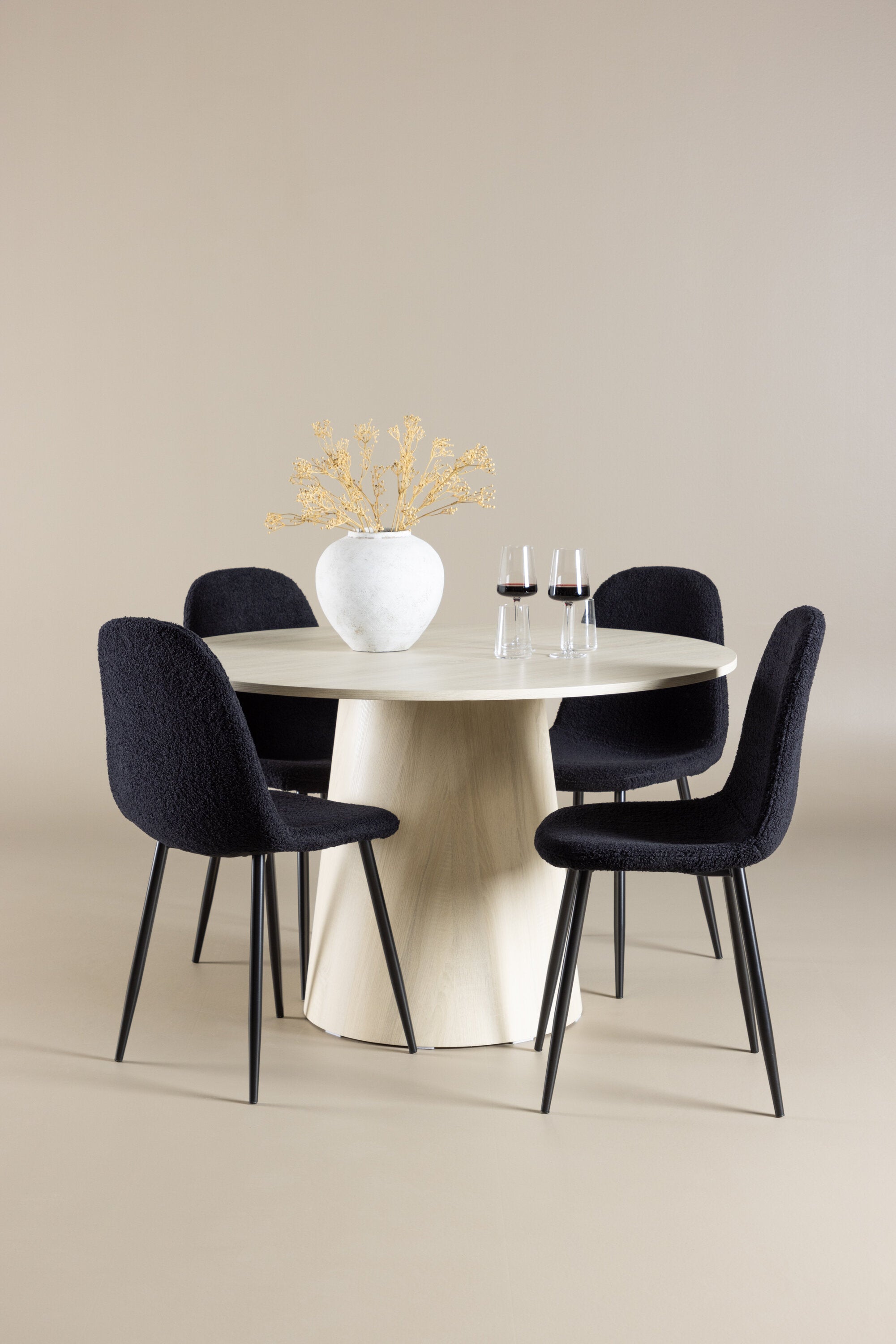 Lanzo Matbord med Polar Matstol-GR Dining Set-Venture Home-peaceofhome.se