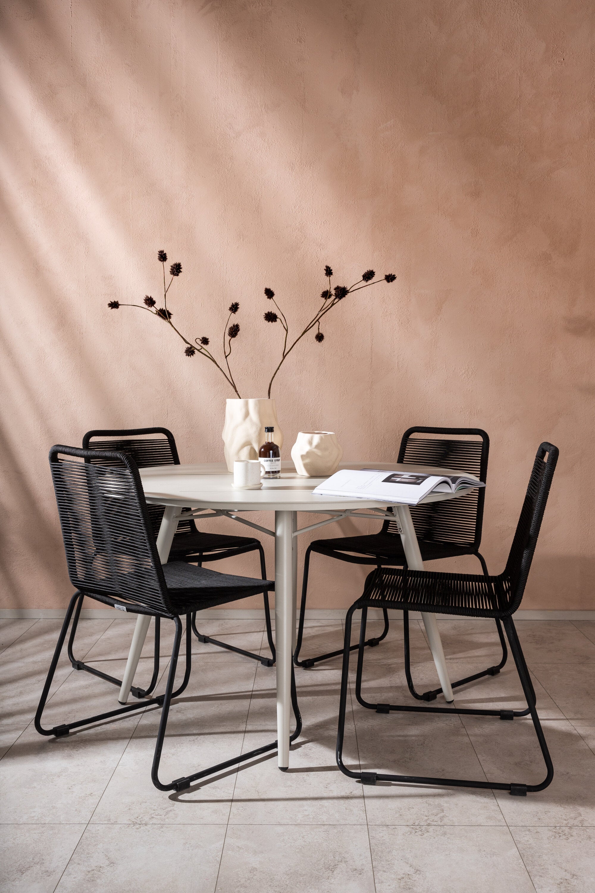 Lina Rund Matgrupp-Table Set-Venture Home-peaceofhome.se