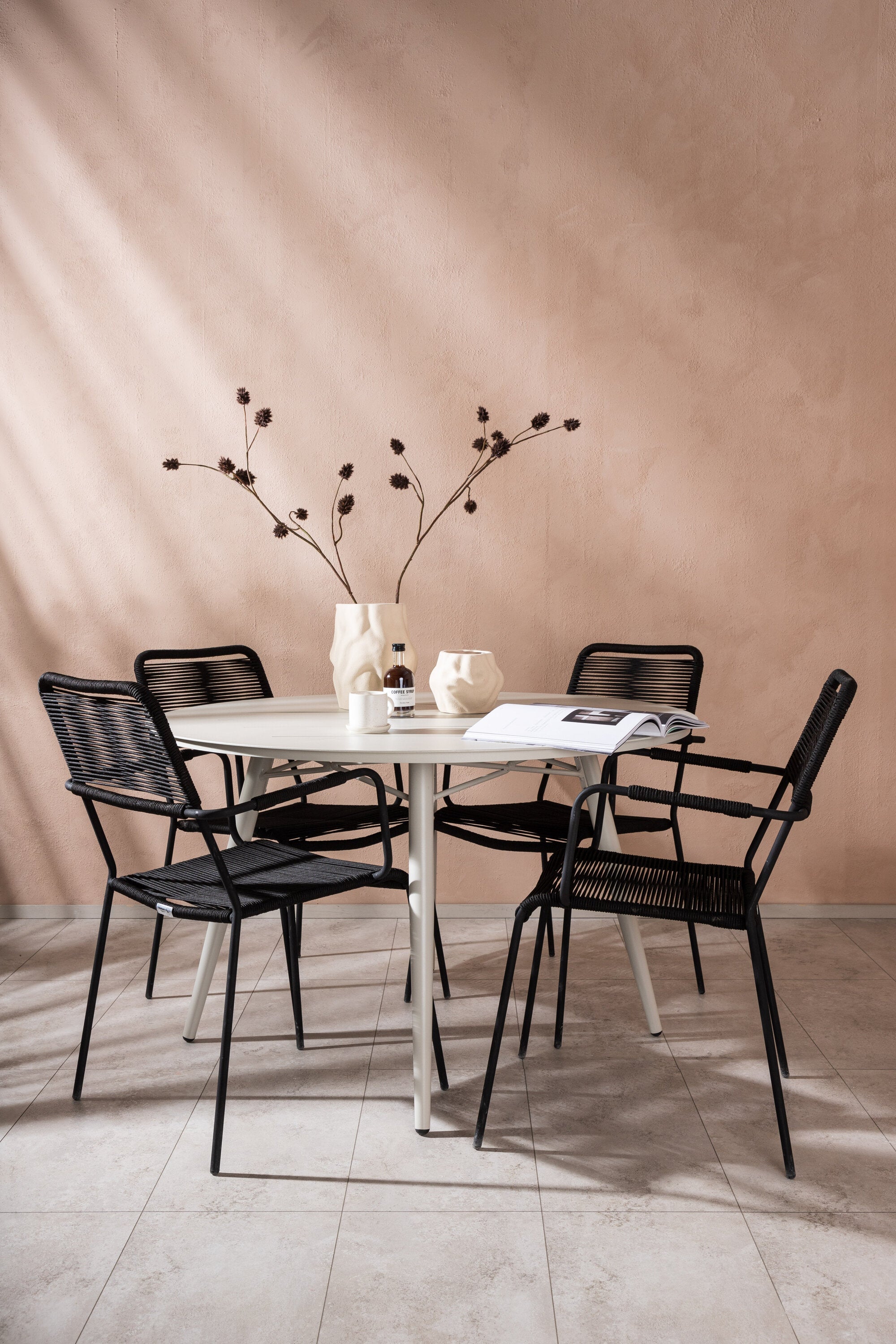 Lina Rund Matgrupp-Table Set-Venture Home-peaceofhome.se