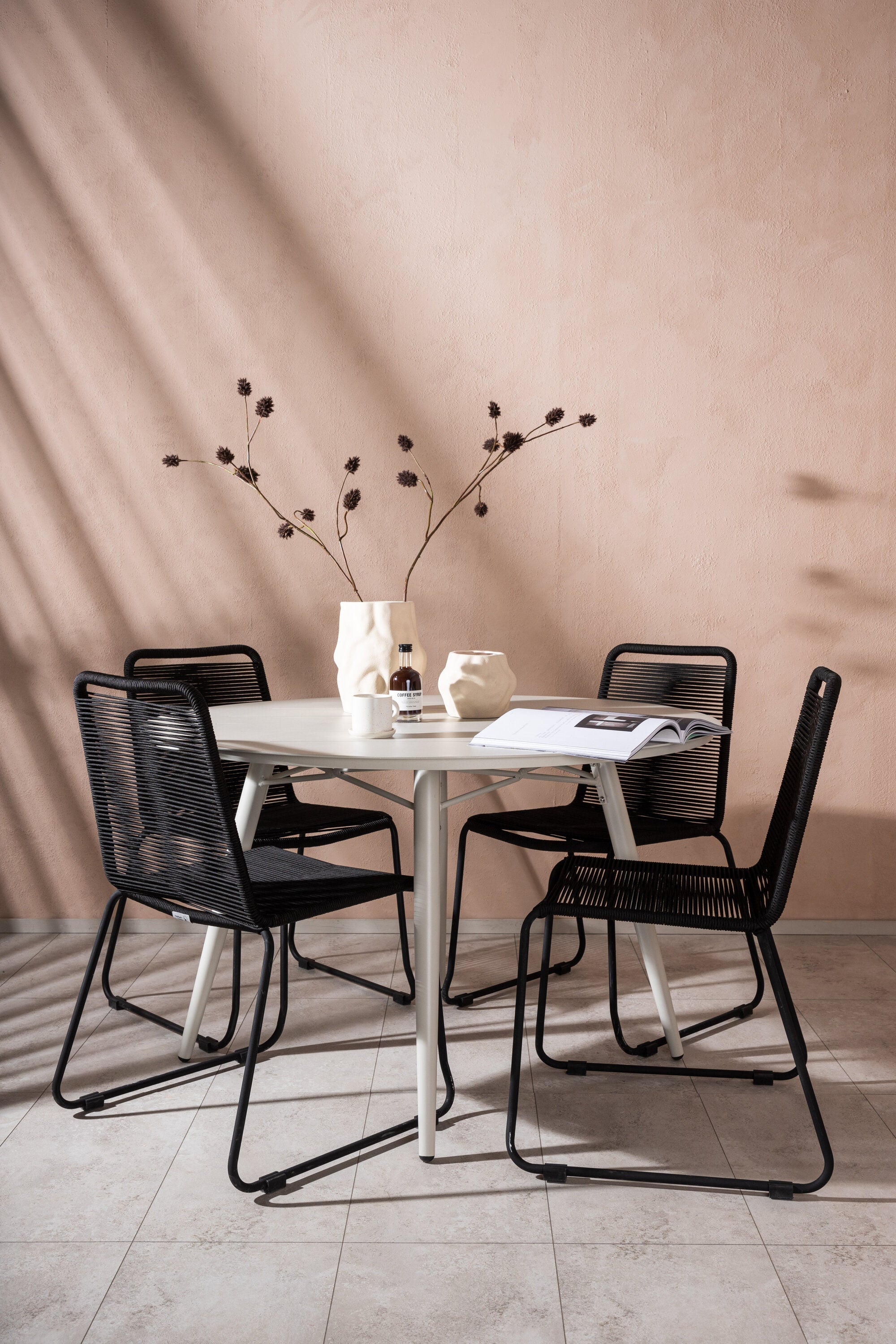 Lina Rund Matgrupp-Table Set-Venture Home-peaceofhome.se