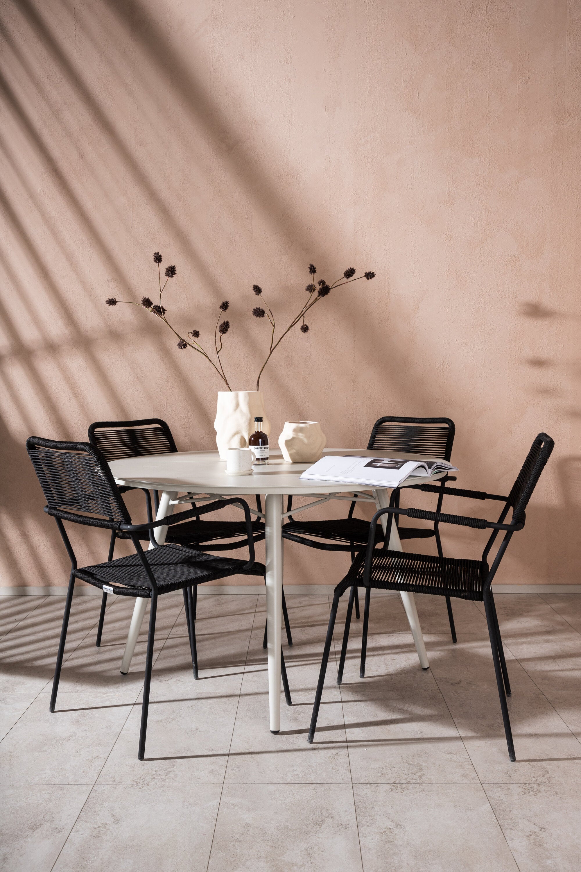 Lina Rund Matgrupp-Table Set-Venture Home-peaceofhome.se