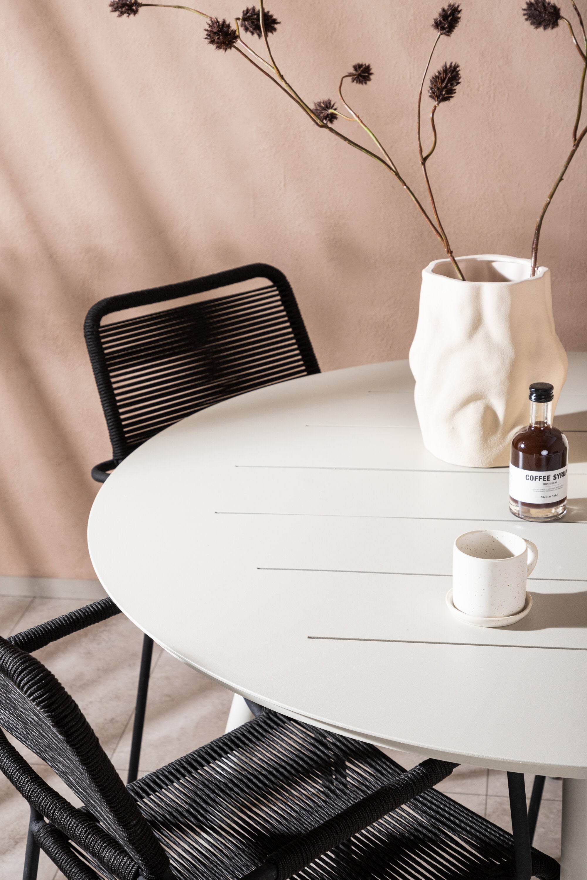 Lina Rund Matgrupp-Table Set-Venture Home-peaceofhome.se