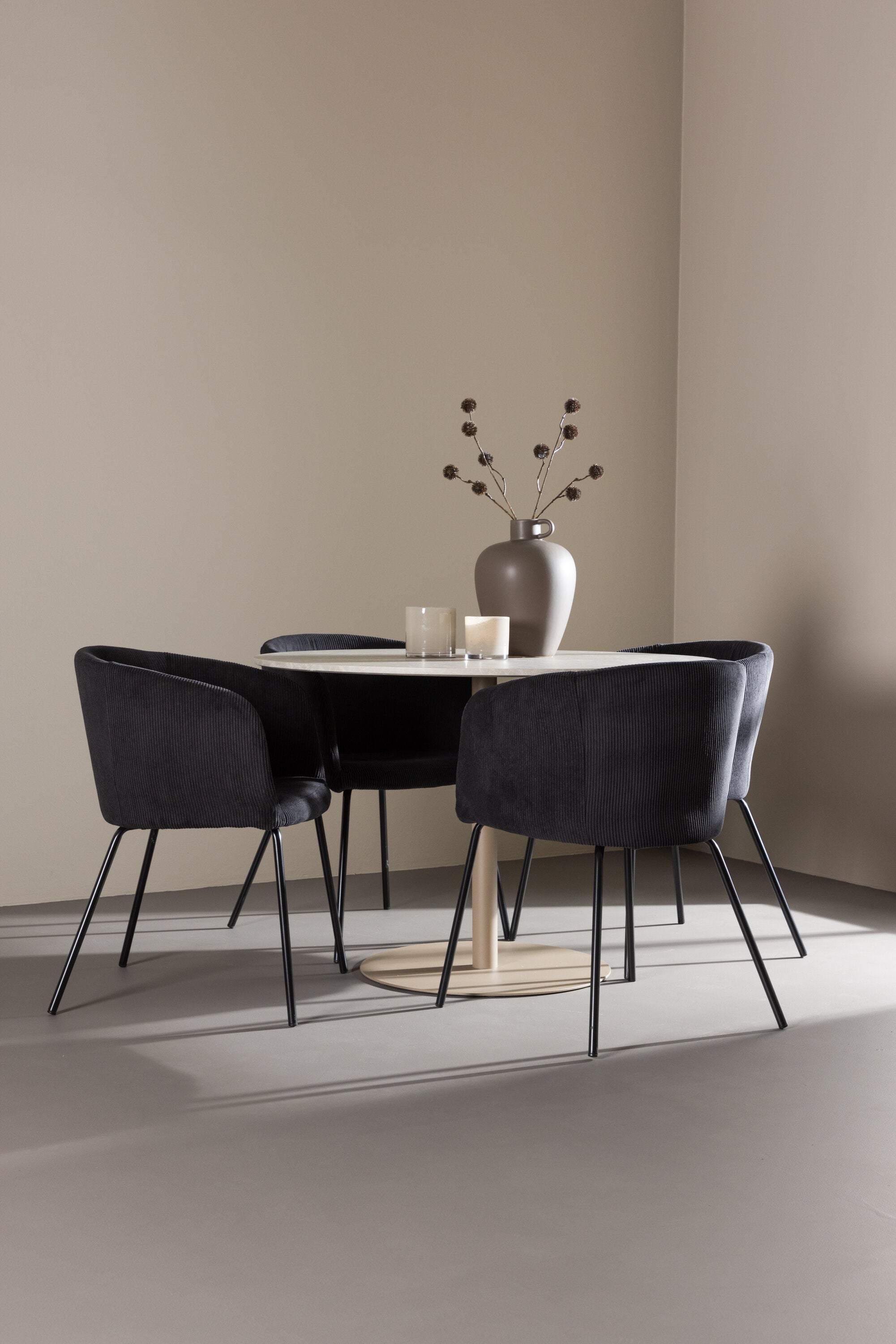 Lycke Matbord med Berit Matstol-GR Dining Set-Venture Home-peaceofhome.se