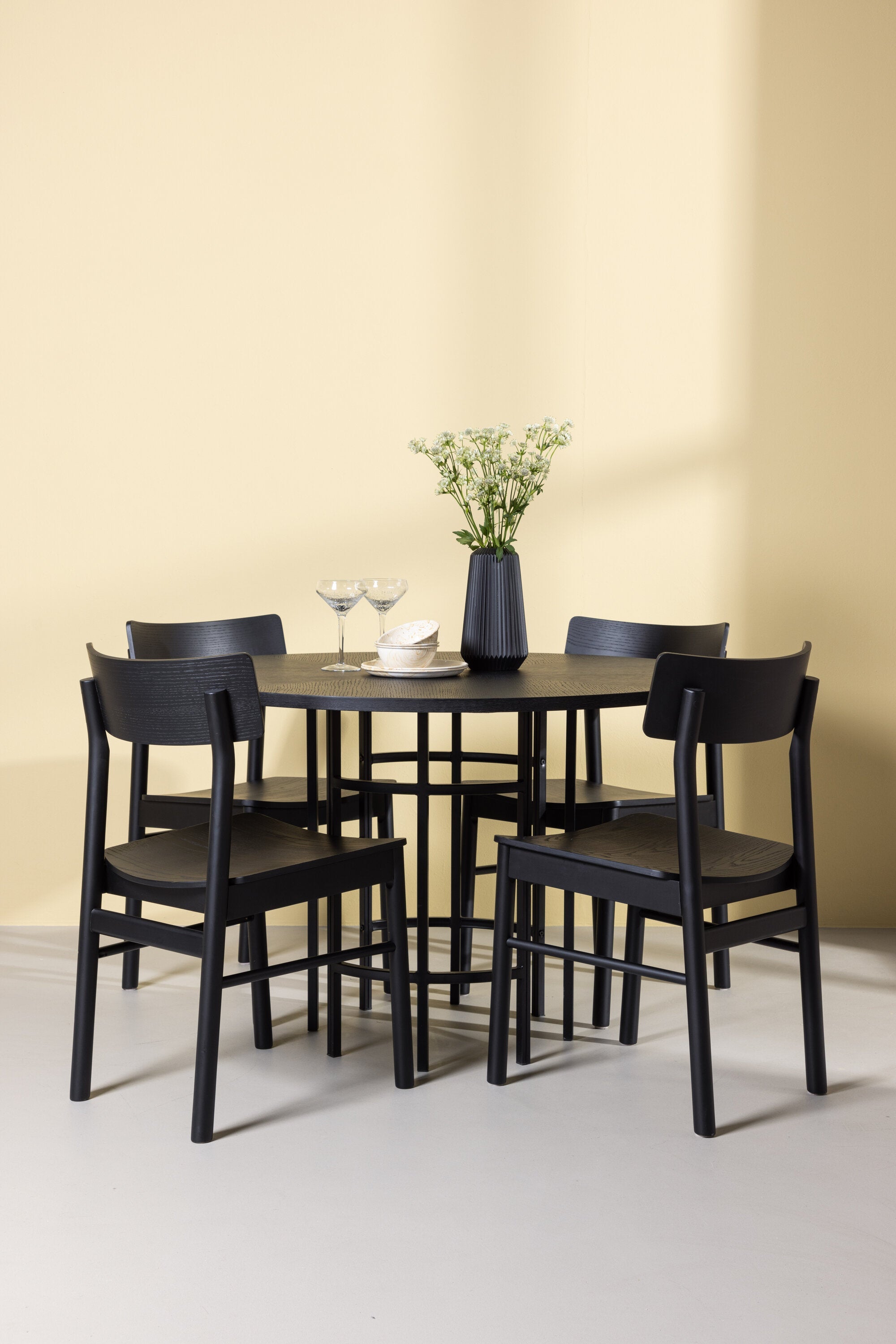 Matbordet Copenhagen & stolarna Montros-GR Dining Set-Venture Home-peaceofhome.se