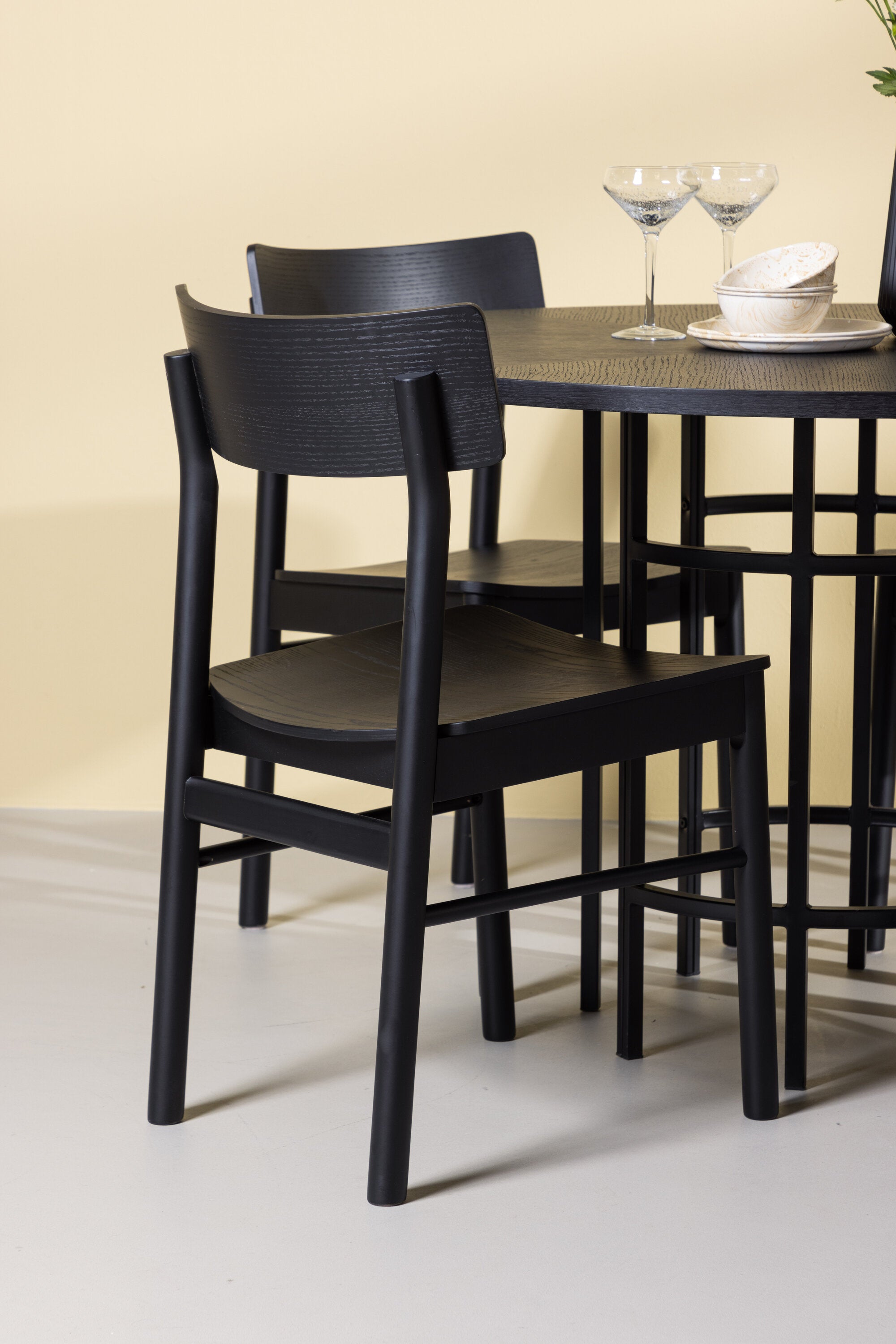 Matbordet Copenhagen & stolarna Montros-GR Dining Set-Venture Home-peaceofhome.se