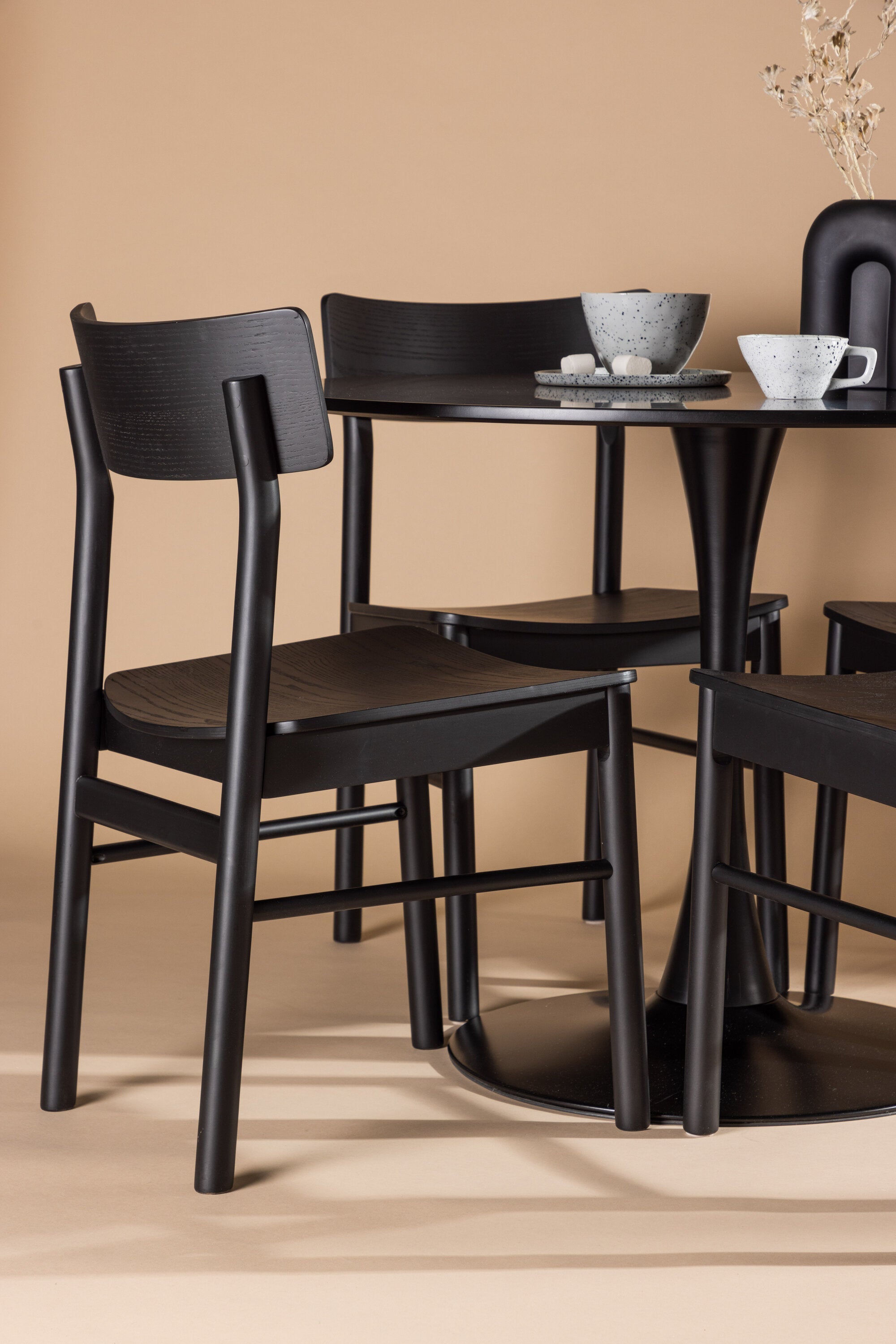 Matbordet Glade & stolarna Montros-GR Dining Set-Venture Home-peaceofhome.se