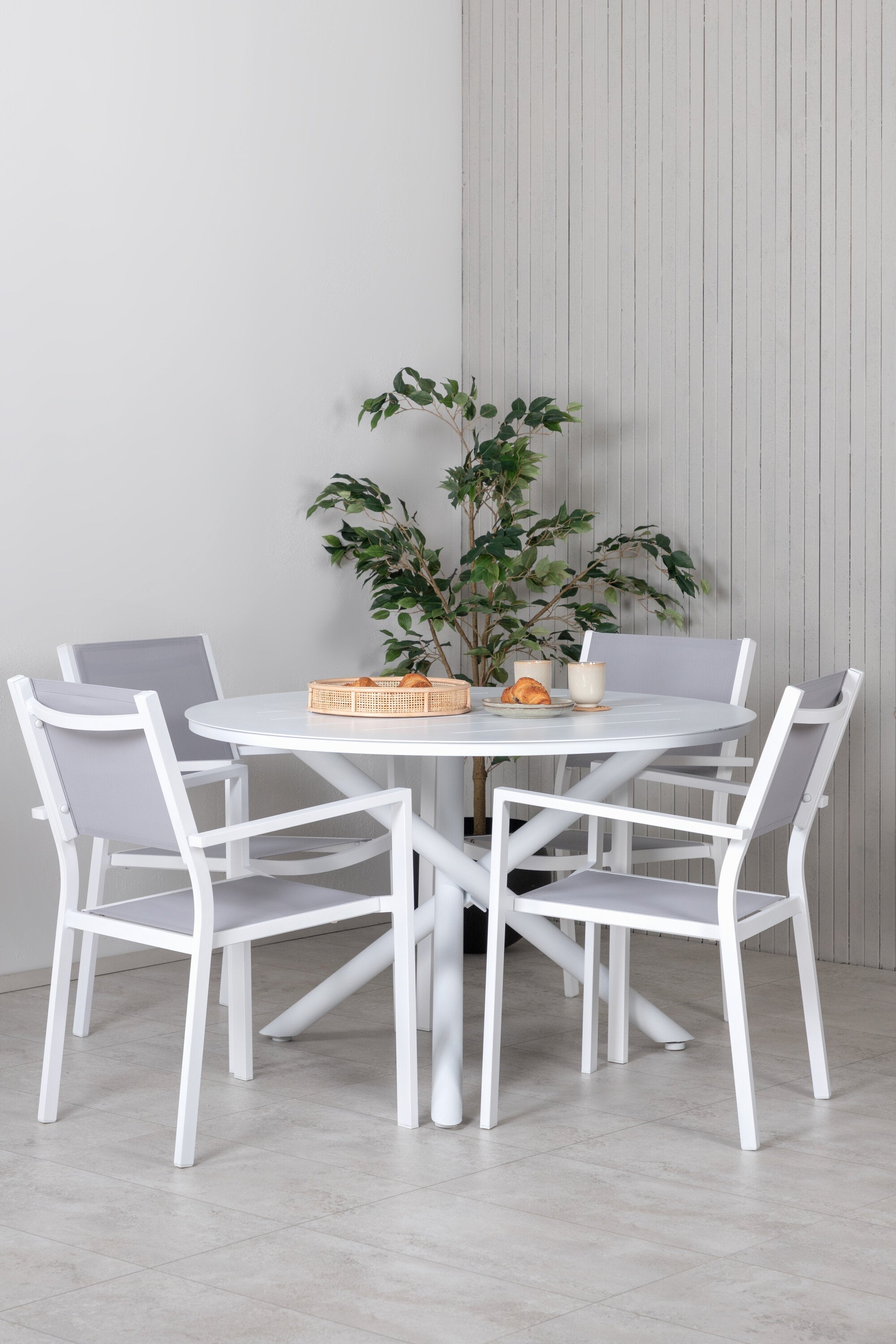 Matgrupp Alma med stolarna Copacabana-Table Set-Venture Home-peaceofhome.se