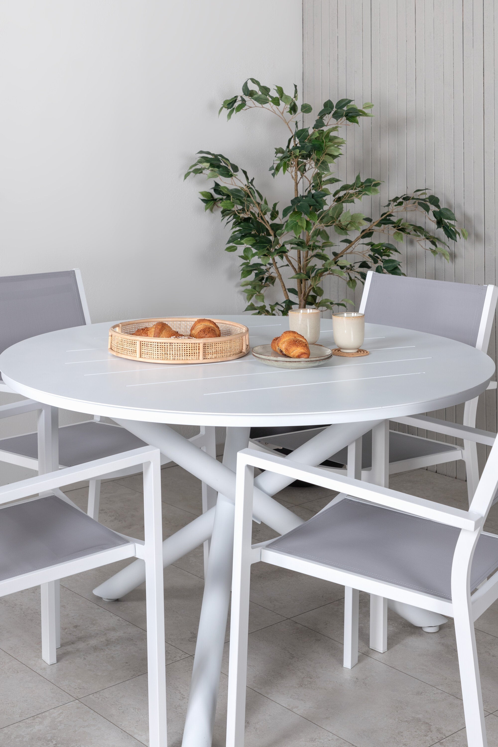 Matgrupp Alma med stolarna Copacabana-Table Set-Venture Home-peaceofhome.se