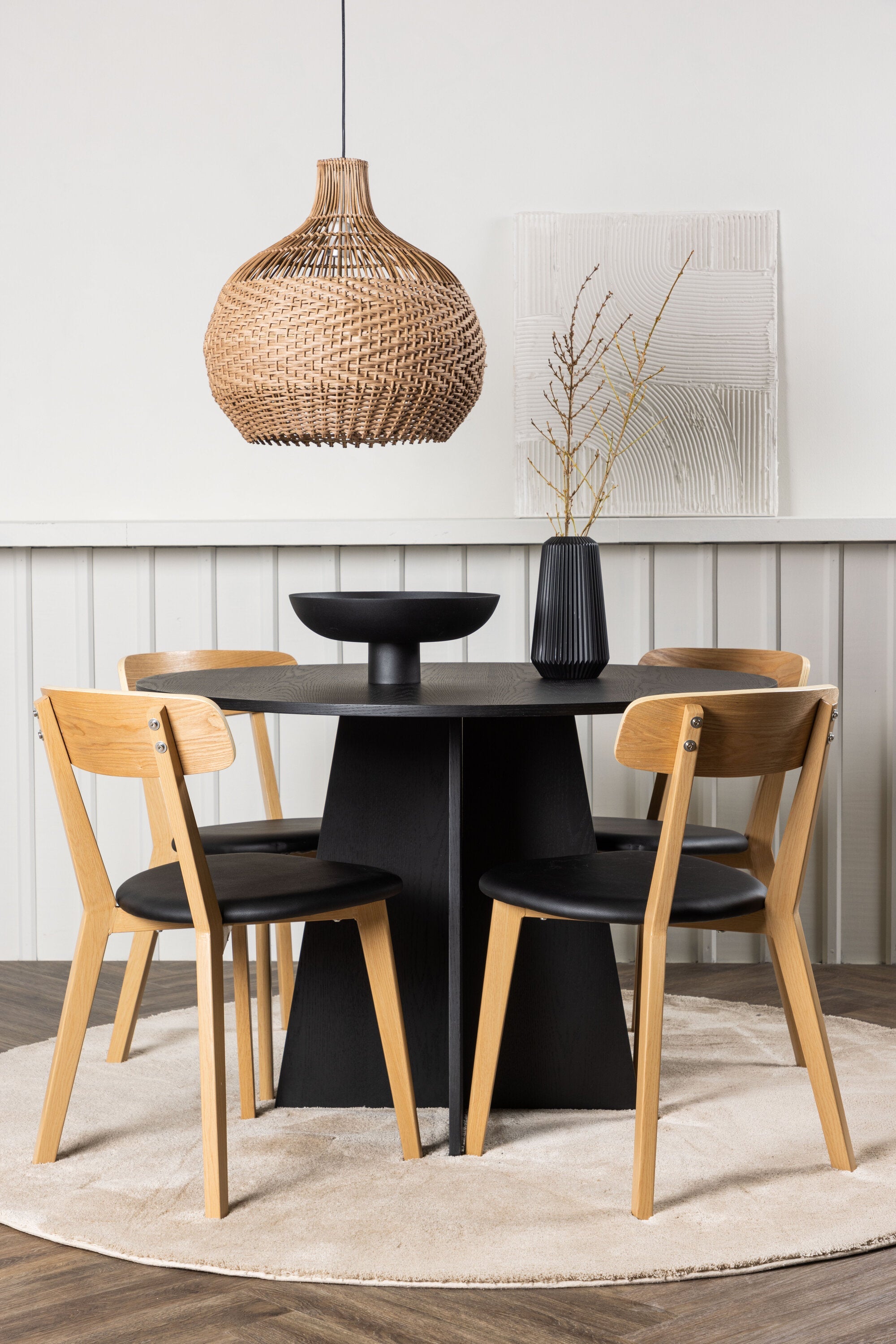 Matgrupp Bootcut med 4st matstolar Sanjos-GR Dining Set-Venture Home-peaceofhome.se