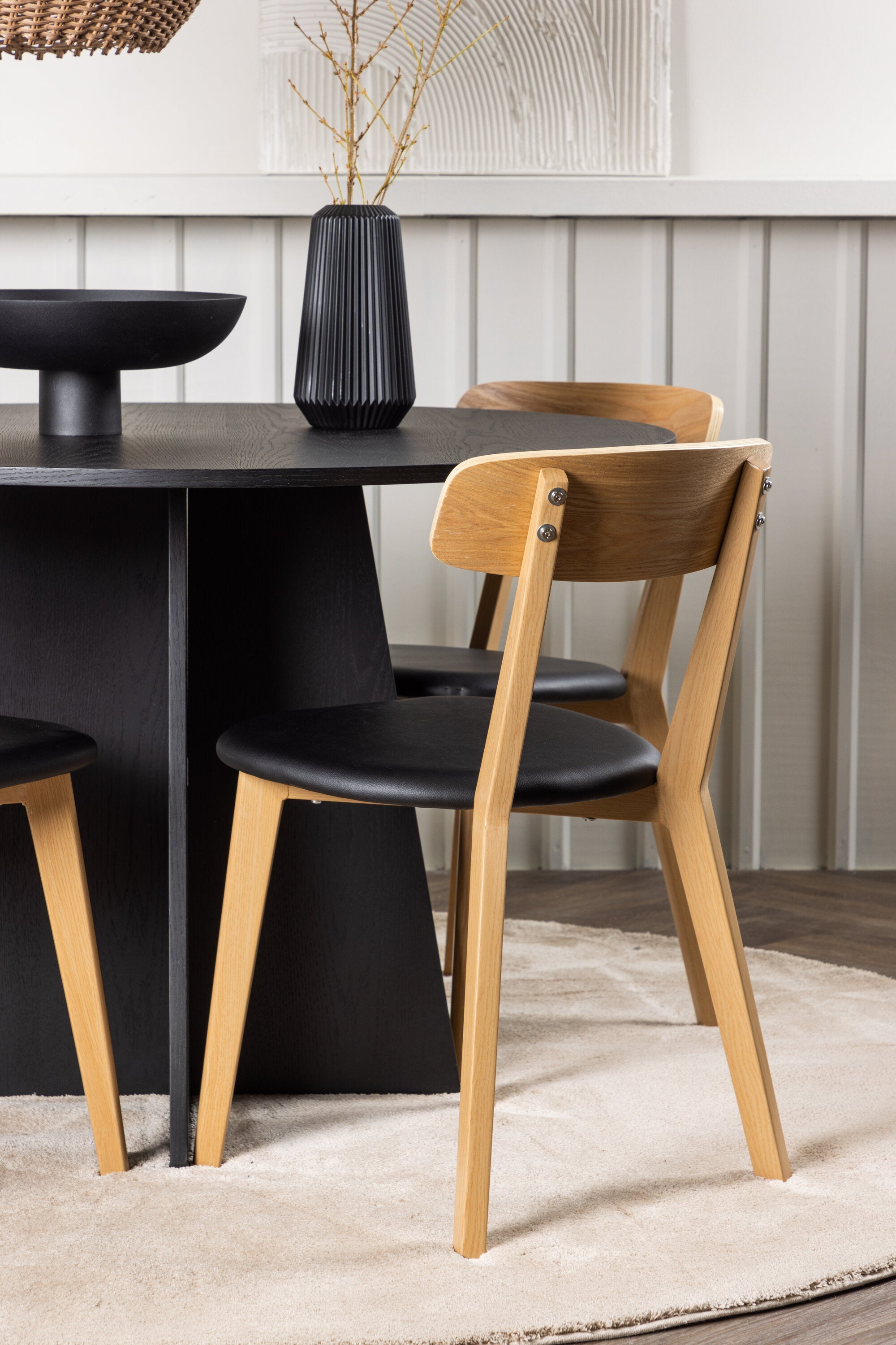 Matgrupp Bootcut med 4st matstolar Sanjos-GR Dining Set-Venture Home-peaceofhome.se