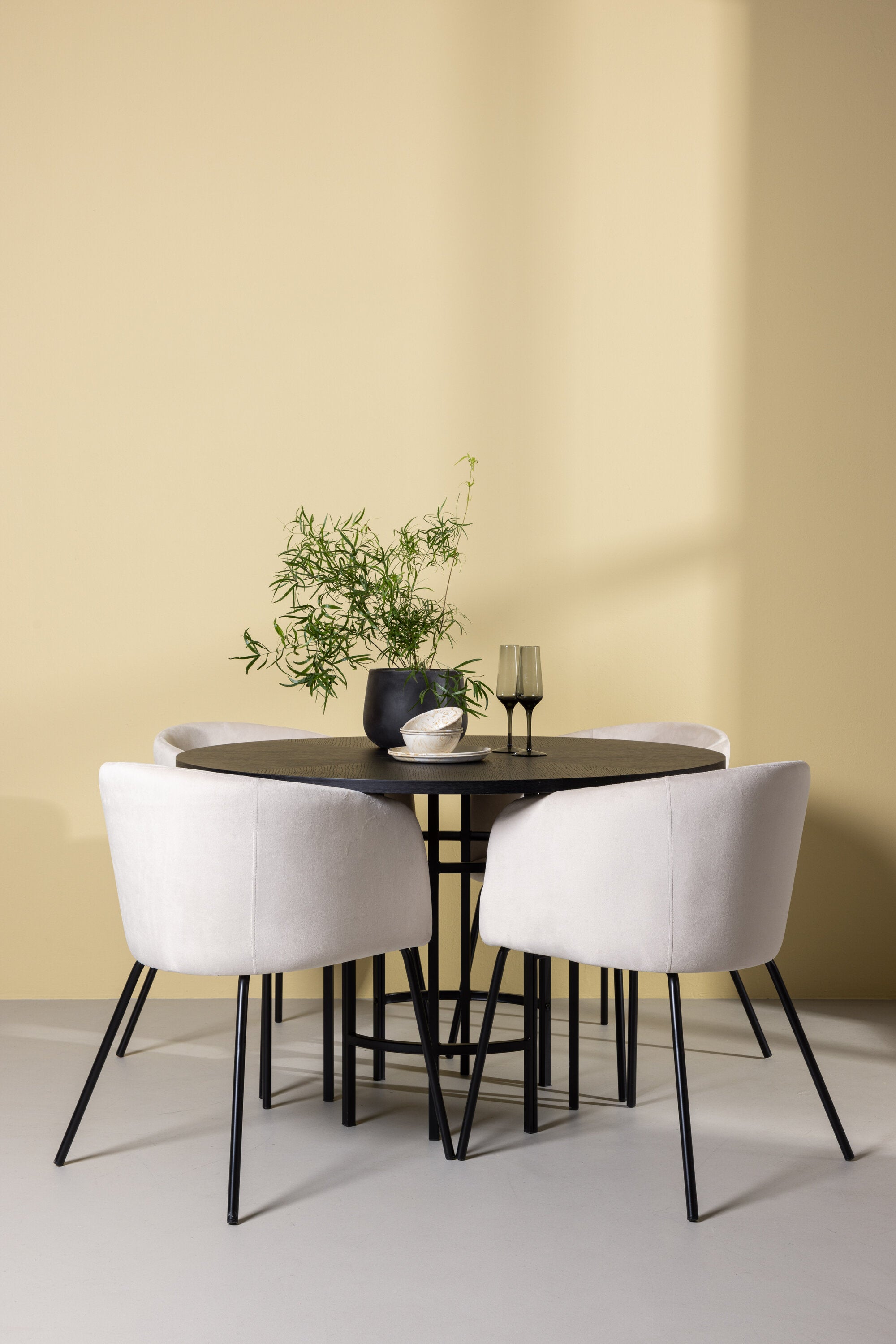 Matgrupp Copenhagen med 4st matstolar Berit-GR Dining Set-Venture Home-peaceofhome.se