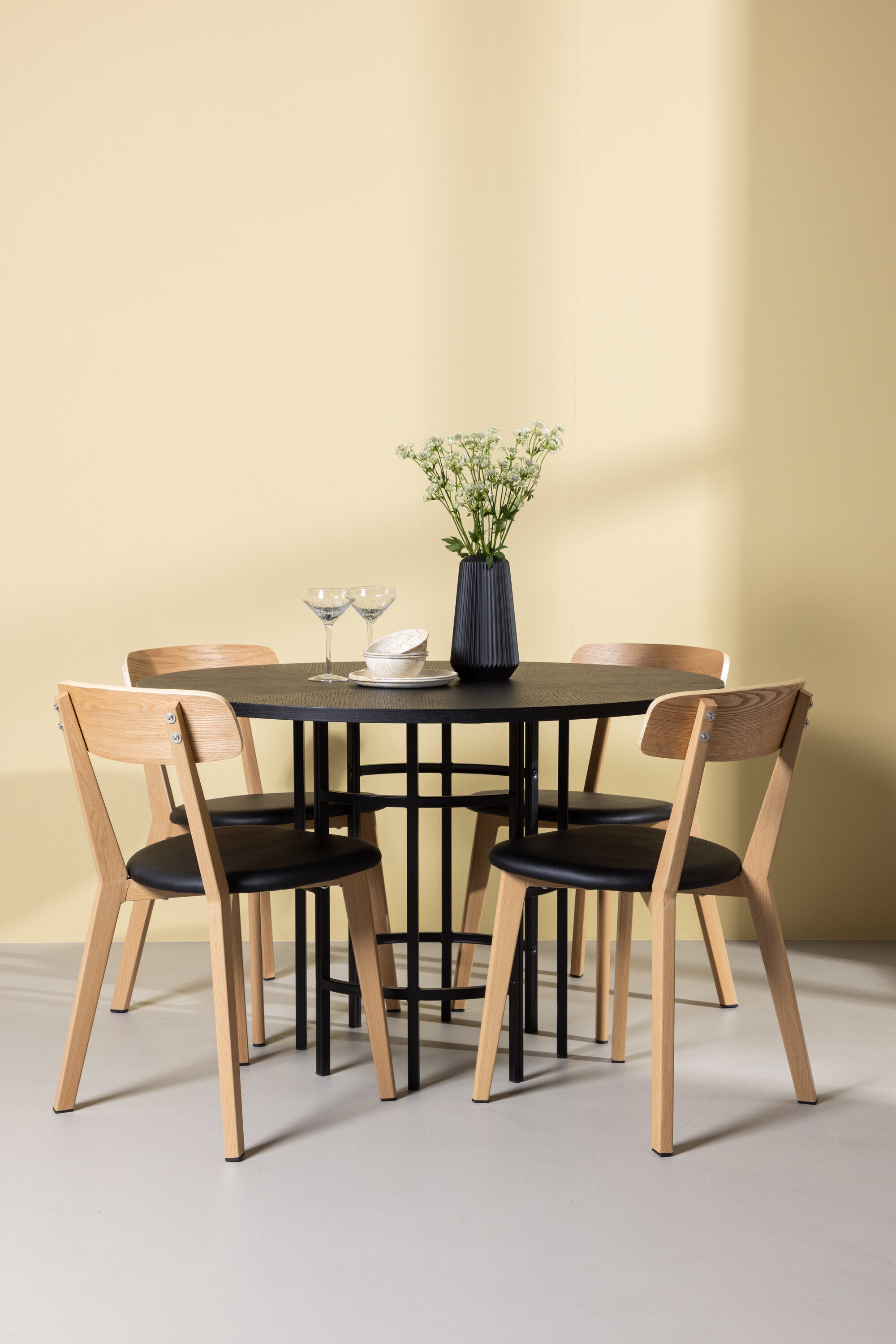 Matgrupp Copenhagen med 4st matstolar Sanjos-GR Dining Set-Venture Home-peaceofhome.se