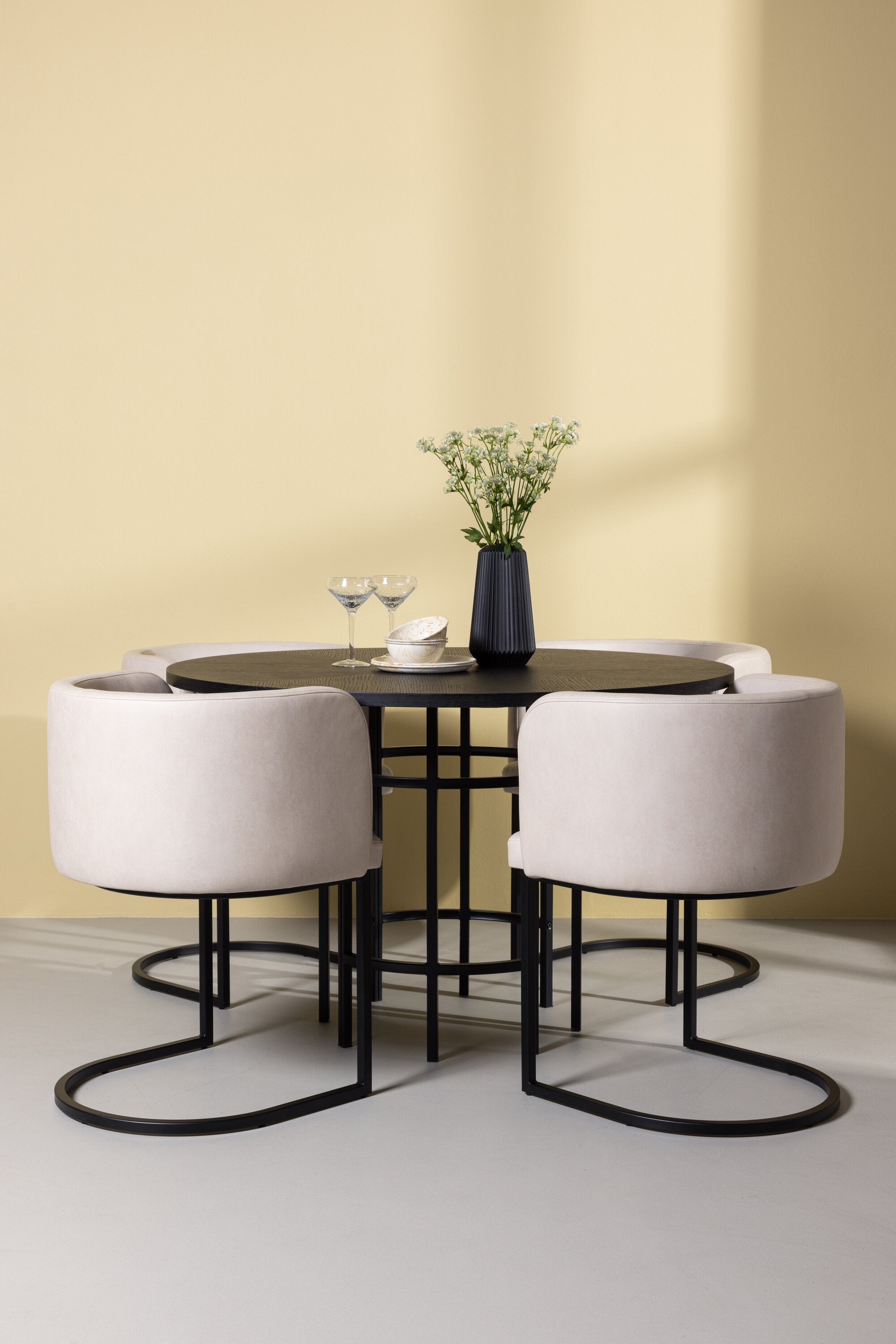 Matgrupp Copenhagen med 4st matstolar Simrishman-GR Dining Set-Venture Home-peaceofhome.se