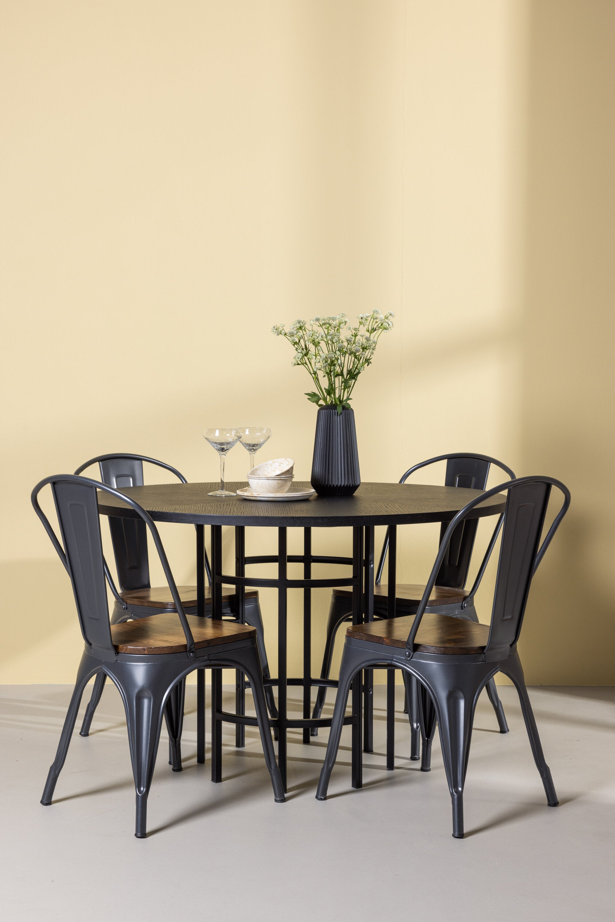 Matgrupp Copenhagen med 4st matstolar Tempe-GR Dining Set-Venture Home-peaceofhome.se