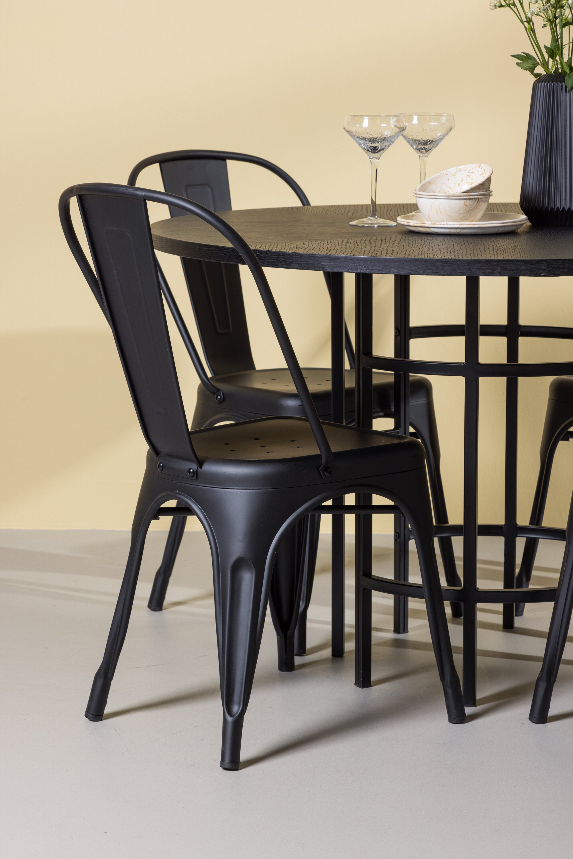 Matgrupp Copenhagen med 4st matstolar Tempe-GR Dining Set-Venture Home-peaceofhome.se