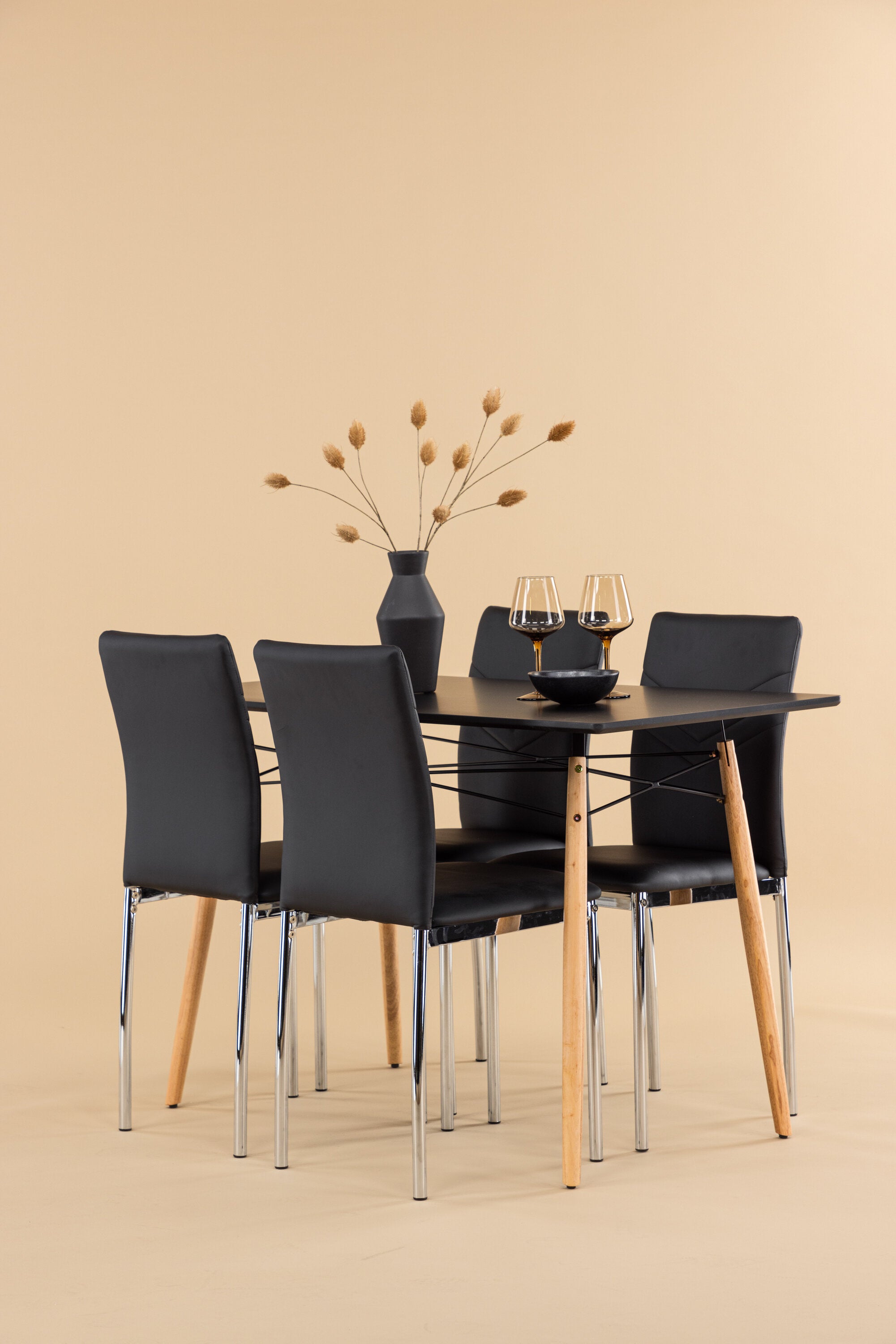 Matgrupp Danburi med 4 stycken stolar Lily-GR Dining Set-Venture Home-peaceofhome.se