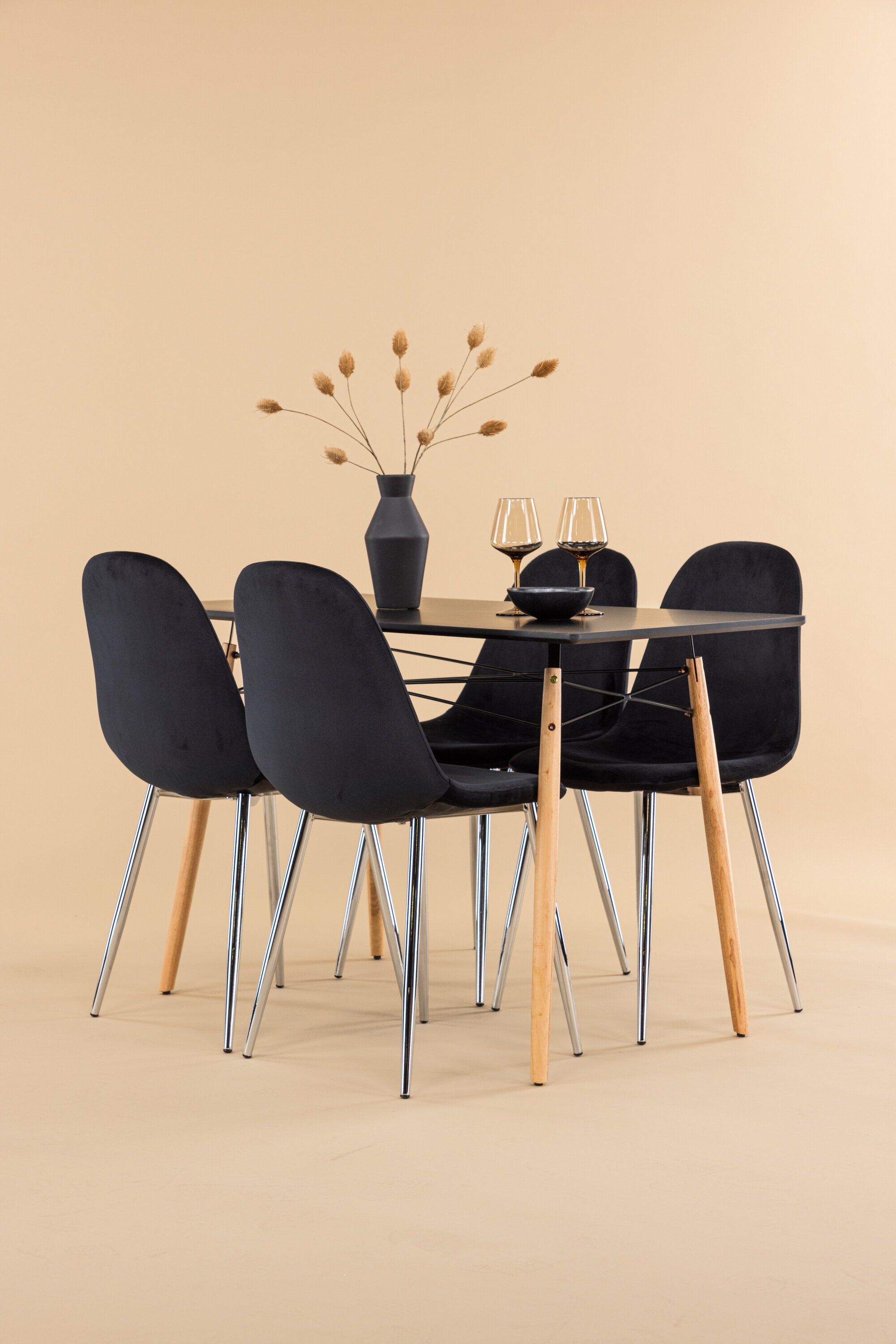 Matgrupp Danburi med 4 stycken stolar Polar-GR Dining Set-Venture Home-peaceofhome.se