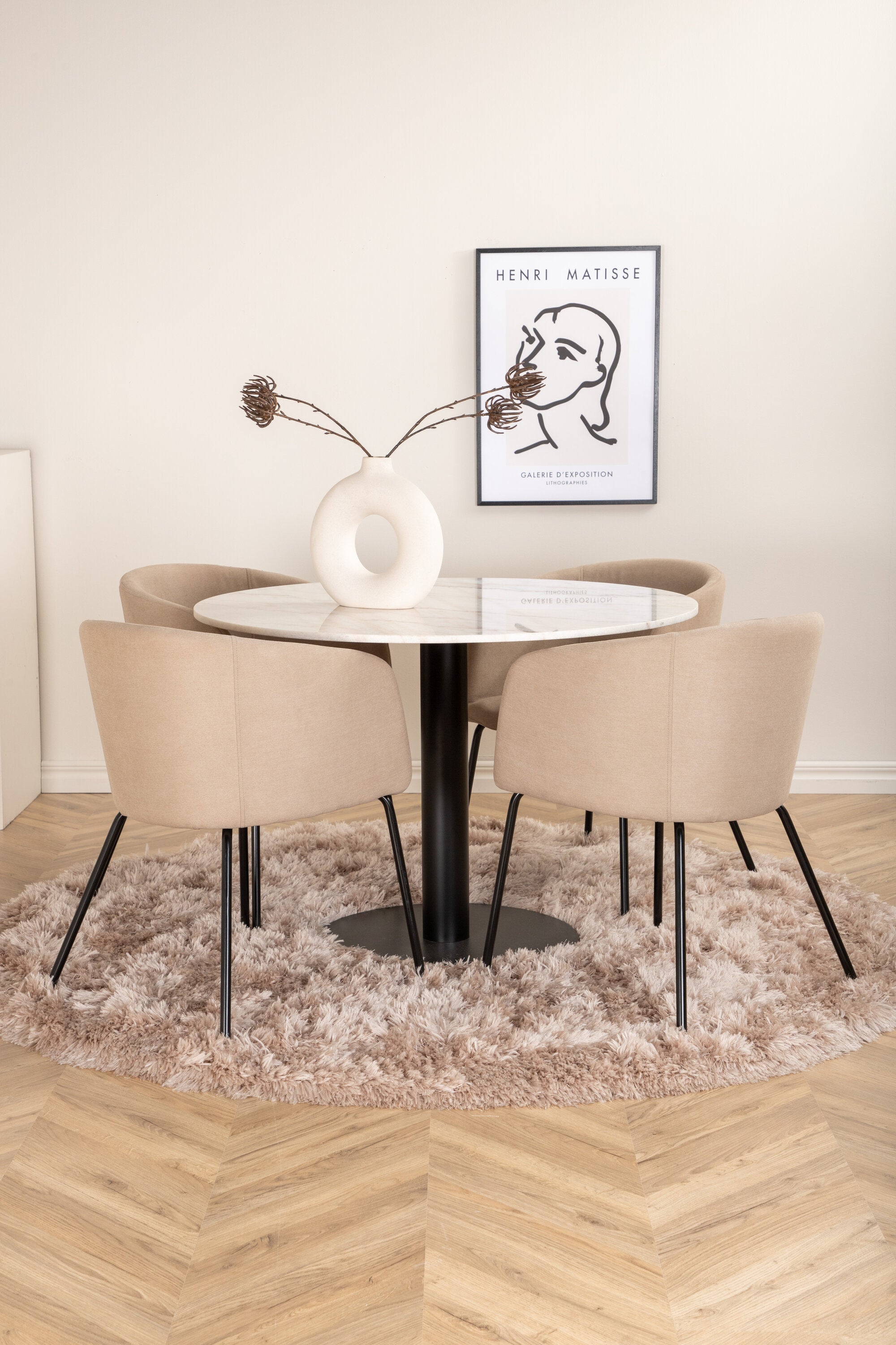 Matgrupp Estelle med stolarna Berit-GR Dining Set-Venture Home-peaceofhome.se