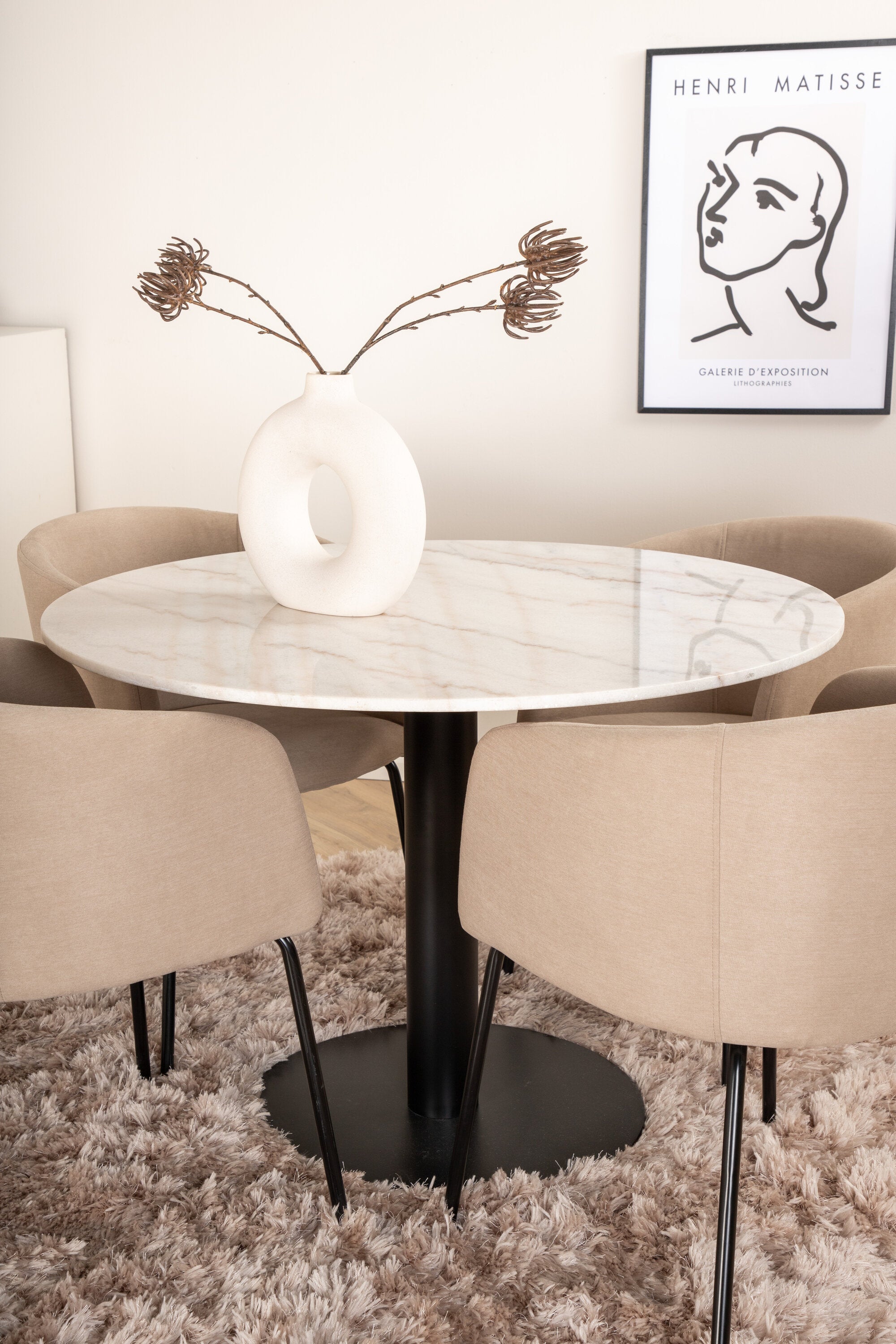 Matgrupp Estelle med stolarna Berit-GR Dining Set-Venture Home-peaceofhome.se