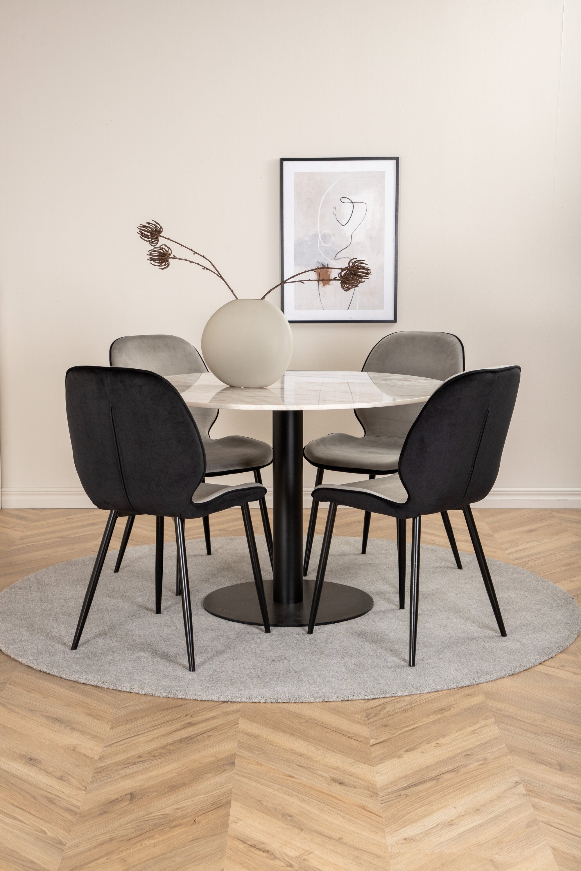 Matgrupp Estelle med stolarna Emma-GR Dining Set-Venture Home-peaceofhome.se