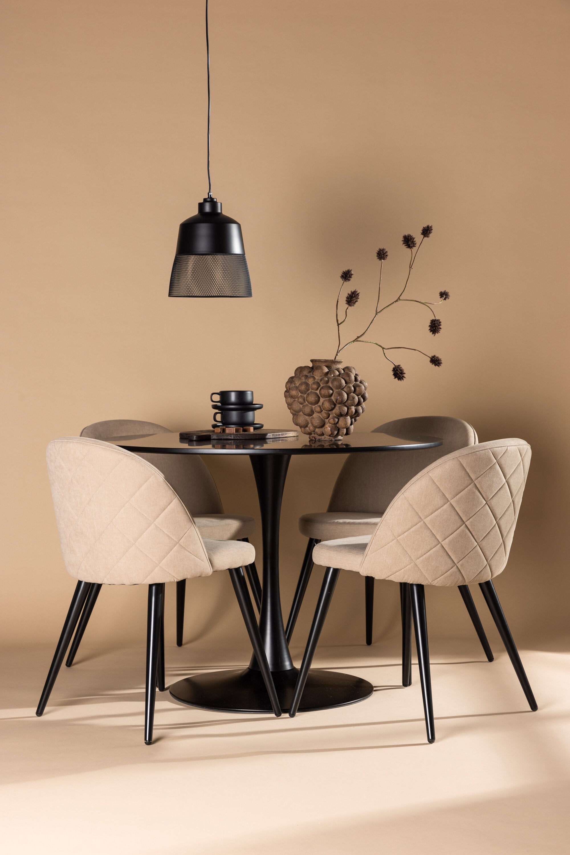 Matgrupp Glade med 4st matstolar Velvet-GR Dining Set-Venture Home-peaceofhome.se